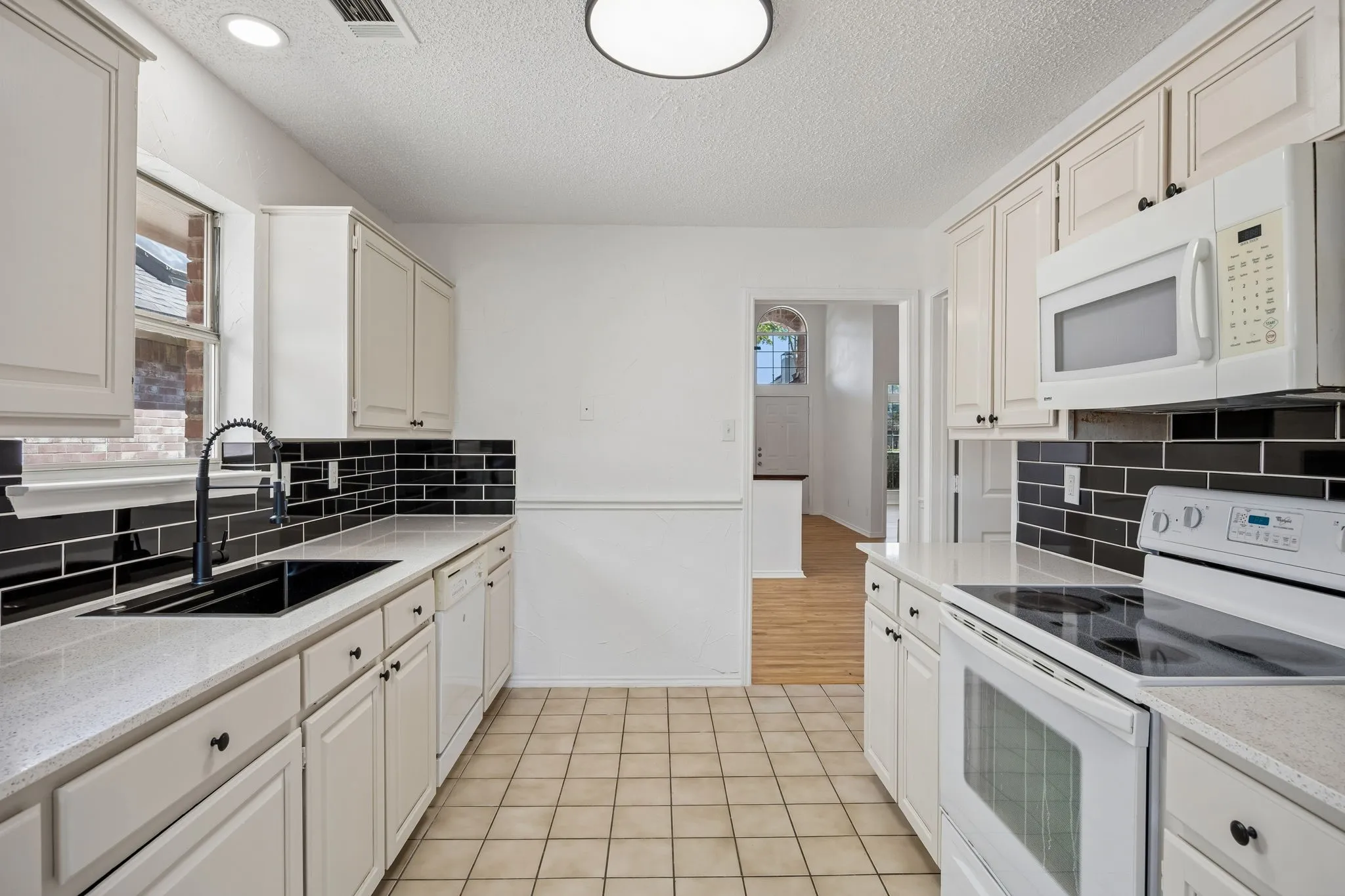 Single Family Residence For Rent in Dallas County , 537 Raintree Circle, Coppell, Texas 75019, 3 Bedroom, 3 Bathroom, 2 Garage spaces, 1,873 Sqft, built in 1990, mls#21354770, Real Estate Agent in Coppell, Homes For Rent in Dallas county, Homes For Rent in Coppell, Realtor in Coppell Texas, Real Estate Brokerage Independent Realty Texas, Luminita Cordes Realtor