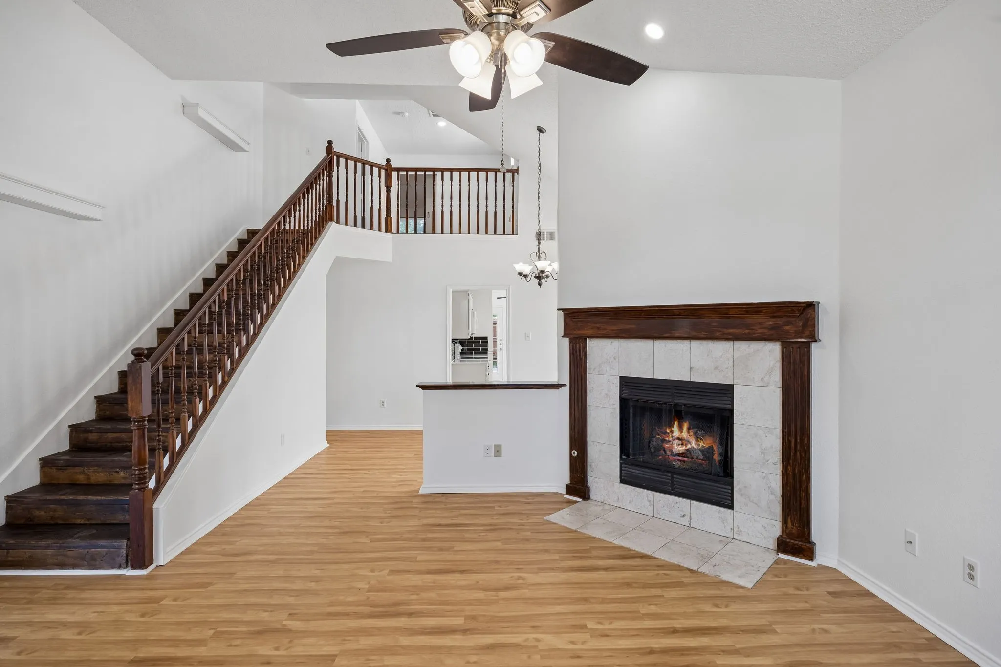 Single Family Residence For Rent in Dallas County , 537 Raintree Circle, Coppell, Texas 75019, 3 Bedroom, 3 Bathroom, 2 Garage spaces, 1,873 Sqft, built in 1990, mls#21354770, Real Estate Agent in Coppell, Homes For Rent in Dallas county, Homes For Rent in Coppell, Realtor in Coppell Texas, Real Estate Brokerage Independent Realty Texas, Luminita Cordes Realtor