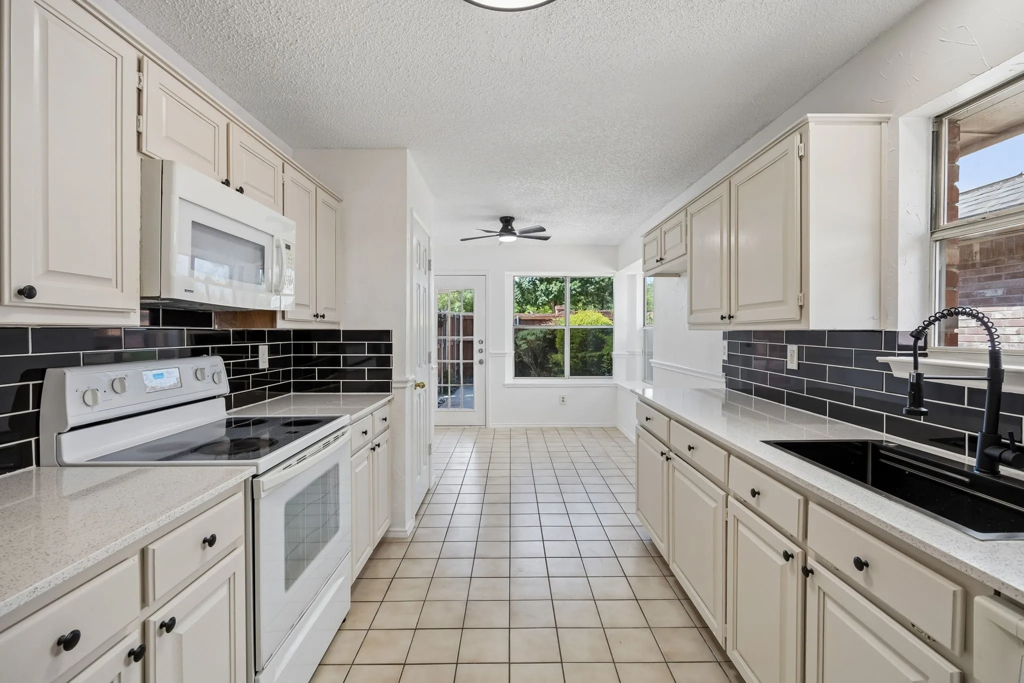 Single Family Residence For Rent in Dallas County , 537 Raintree Circle, Coppell, Texas 75019, 3 Bedroom, 3 Bathroom, 2 Garage spaces, 1,873 Sqft, built in 1990, mls#21354770, Real Estate Agent in Coppell, Homes For Rent in Dallas county, Homes For Rent in Coppell, Realtor in Coppell Texas, Real Estate Brokerage Independent Realty Texas, Luminita Cordes Realtor