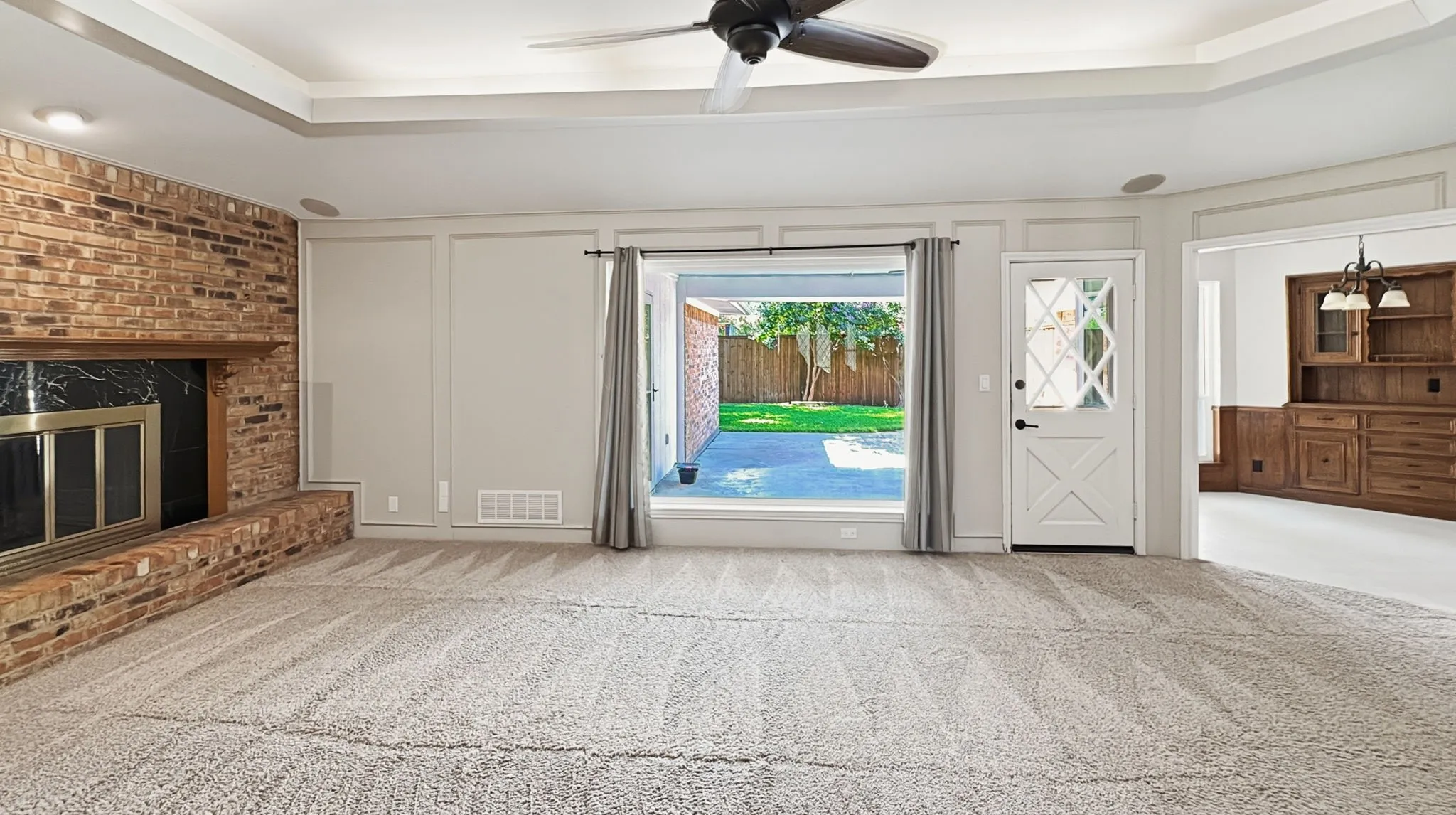 Gorgeous Living Room "Picture Window" View