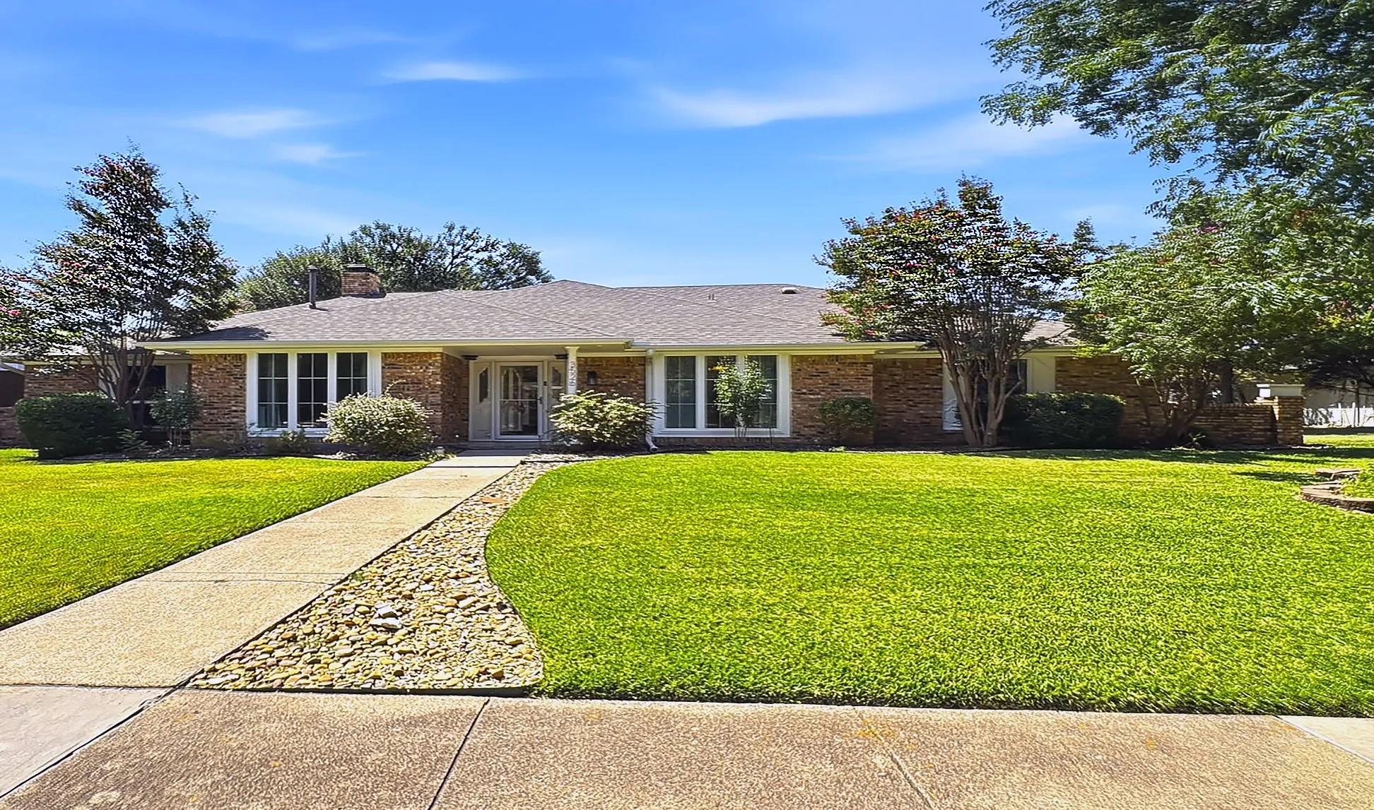 Single Family Residence For Sale in Collin County , 3526 S Echo Trail, Plano, Texas 75023, 4 Bedroom, 3 Bathroom, 2 Garage spaces, 2,638 Sqft, built in 1976, mls#21352828, Real Estate Agent in Plano, Homes For Sale in Collin county, Homes For Sale in Plano, Realtor in Plano Texas, Real Estate Brokerage Independent Realty Texas, Luminita Cordes Realtor