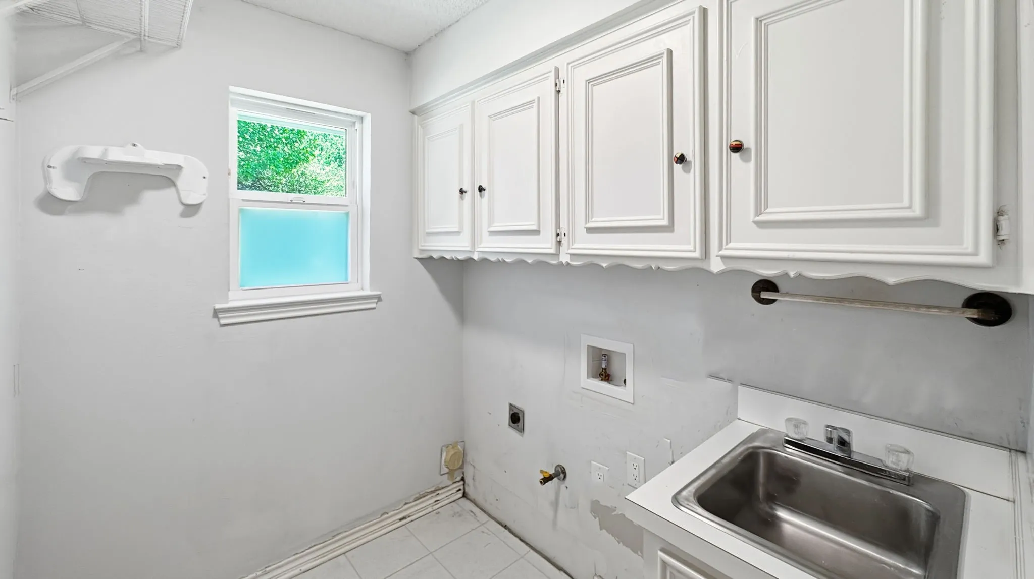 Large Laundry Room with Sink