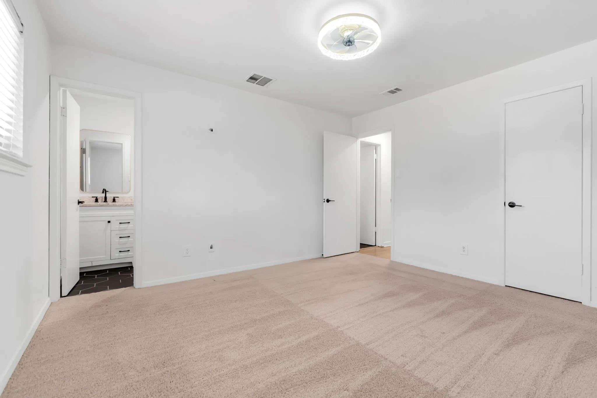 Single Family Residence For Sale in Tarrant County , 5721 Macneill Drive, Haltom City, Texas 76148, 3 Bedroom, 2 Bathroom, 2 Garage spaces, 1,260 Sqft, built in 1978, mls#21354782, Real Estate Agent in Haltom City, Homes For Sale in Tarrant county, Homes For Sale in Haltom City, Realtor in Haltom City Texas, Real Estate Brokerage Independent Realty Texas, Luminita Cordes Realtor