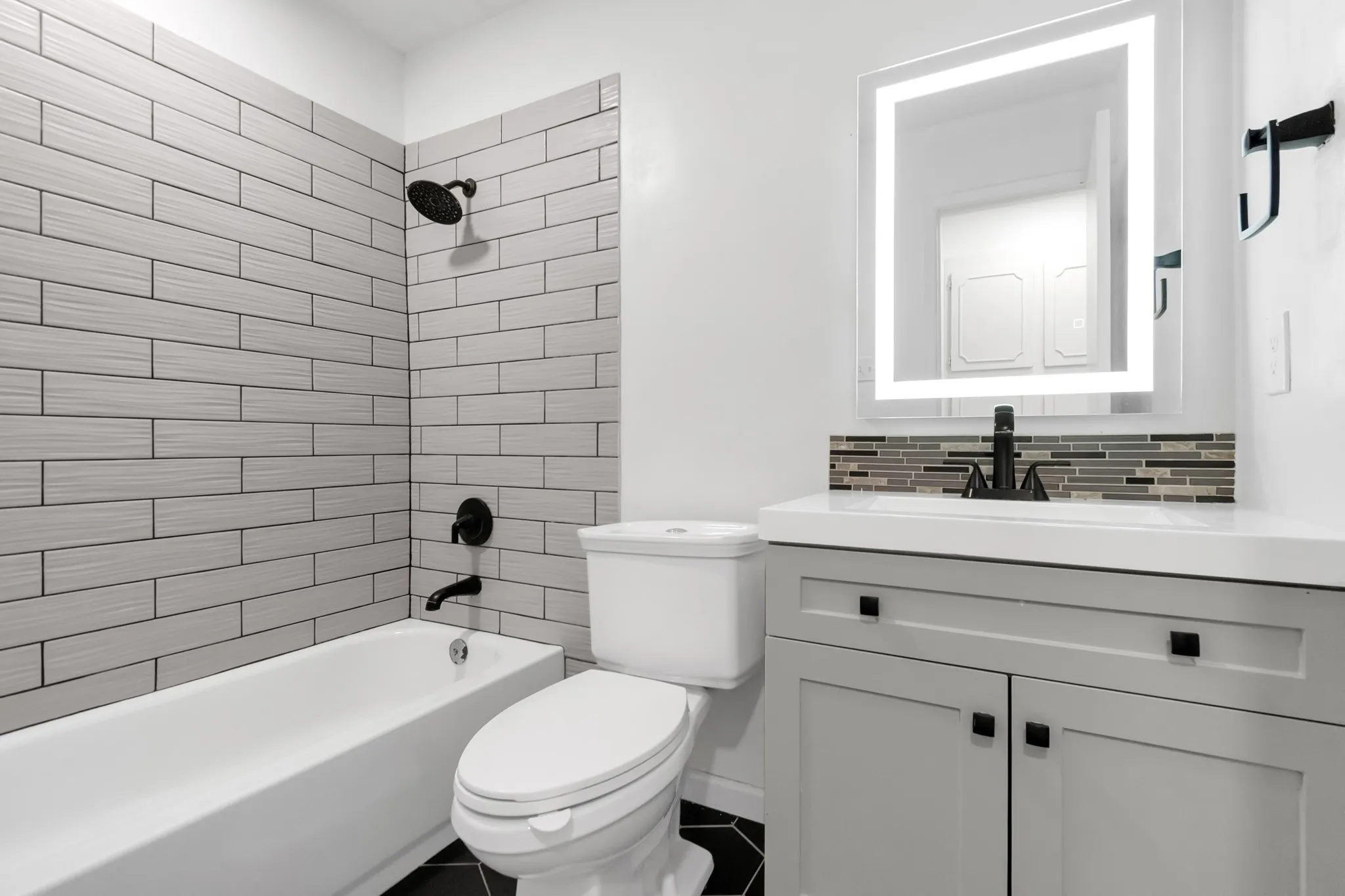 Single Family Residence For Sale in Tarrant County , 5721 Macneill Drive, Haltom City, Texas 76148, 3 Bedroom, 2 Bathroom, 2 Garage spaces, 1,260 Sqft, built in 1978, mls#21354782, Real Estate Agent in Haltom City, Homes For Sale in Tarrant county, Homes For Sale in Haltom City, Realtor in Haltom City Texas, Real Estate Brokerage Independent Realty Texas, Luminita Cordes Realtor