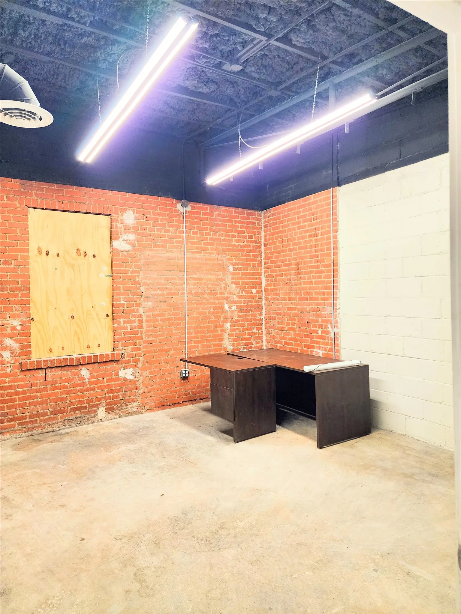 Business For Rent in Taylor County , 813 HICKORY, Abilene, Texas 79601, 0, 0, Garage spaces, 0 Sqft, built in 1945, Price $3,500, mls#21354506, Real Estate Agent in Abilene, Homes For Rent in Taylor county, Homes For Rent in Abilene, Realtor in Abilene Texas, Real Estate Brokerage Independent Realty Texas, Luminita Cordes Realtor