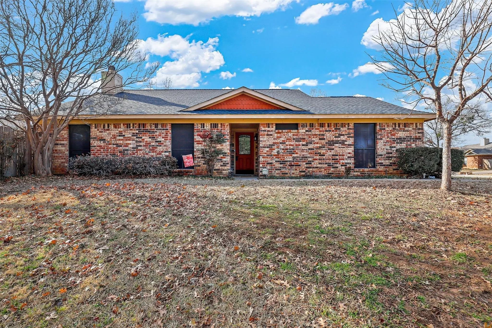 Single Family Residence For Rent in Tarrant County , 1440 Thistlewood Lane, Grapevine, Texas 76051, 3 Bedroom, 2 Bathroom, 2 Garage spaces, 1,462 Sqft, built in 1985, mls#21354784, Real Estate Agent in Grapevine, Homes For Rent in Tarrant county, Homes For Rent in Grapevine, Realtor in Grapevine Texas, Real Estate Brokerage Independent Realty Texas, Luminita Cordes Realtor