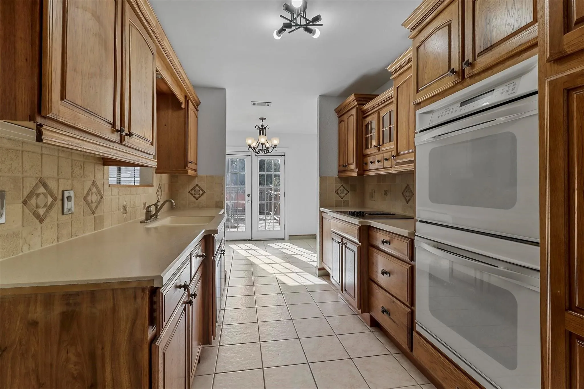 Single Family Residence For Rent in Tarrant County , 1440 Thistlewood Lane, Grapevine, Texas 76051, 3 Bedroom, 2 Bathroom, 2 Garage spaces, 1,462 Sqft, built in 1985, mls#21354784, Real Estate Agent in Grapevine, Homes For Rent in Tarrant county, Homes For Rent in Grapevine, Realtor in Grapevine Texas, Real Estate Brokerage Independent Realty Texas, Luminita Cordes Realtor