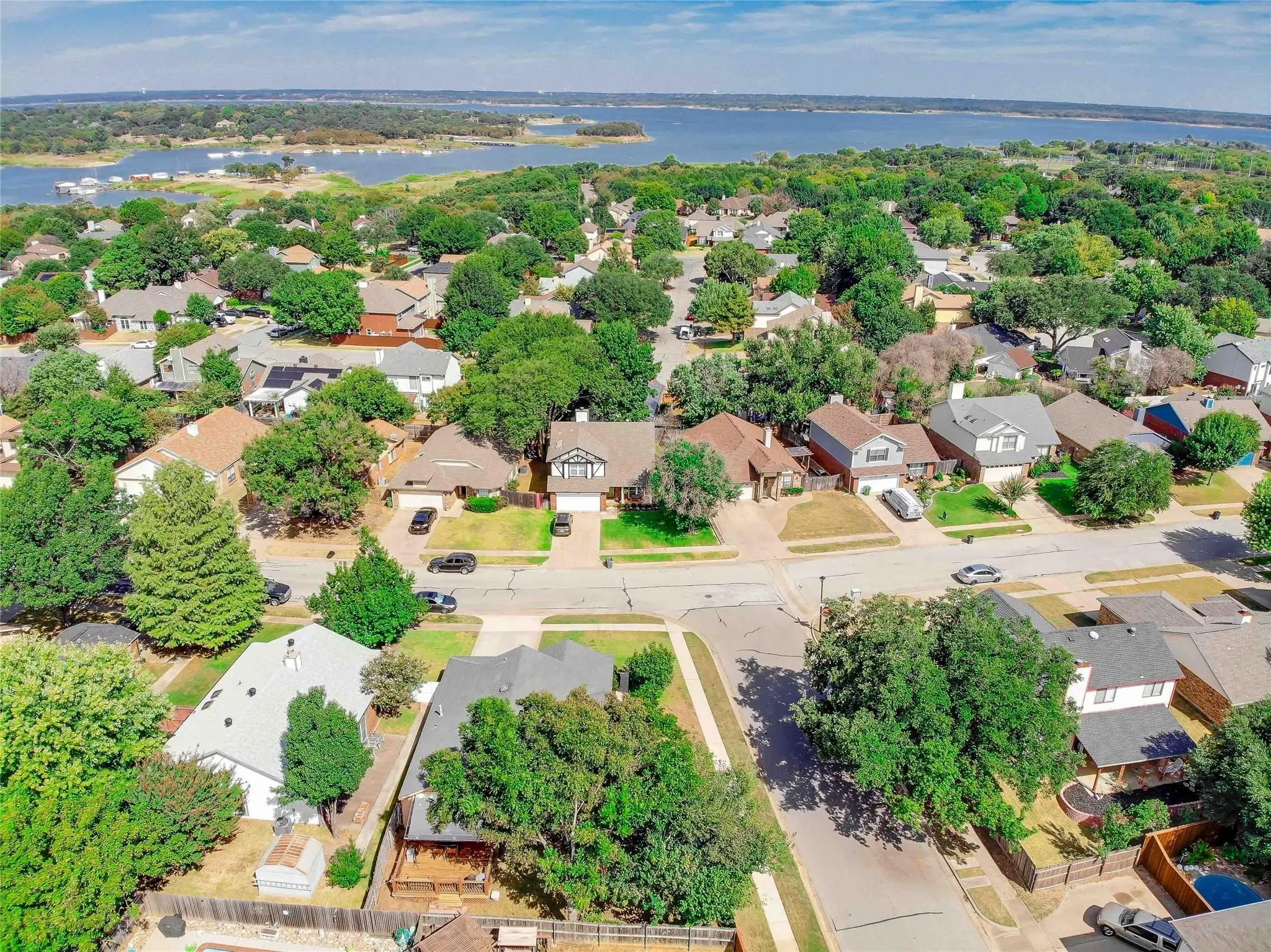 Single Family Residence For Rent in Tarrant County , 1440 Thistlewood Lane, Grapevine, Texas 76051, 3 Bedroom, 2 Bathroom, 2 Garage spaces, 1,462 Sqft, built in 1985, mls#21354784, Real Estate Agent in Grapevine, Homes For Rent in Tarrant county, Homes For Rent in Grapevine, Realtor in Grapevine Texas, Real Estate Brokerage Independent Realty Texas, Luminita Cordes Realtor