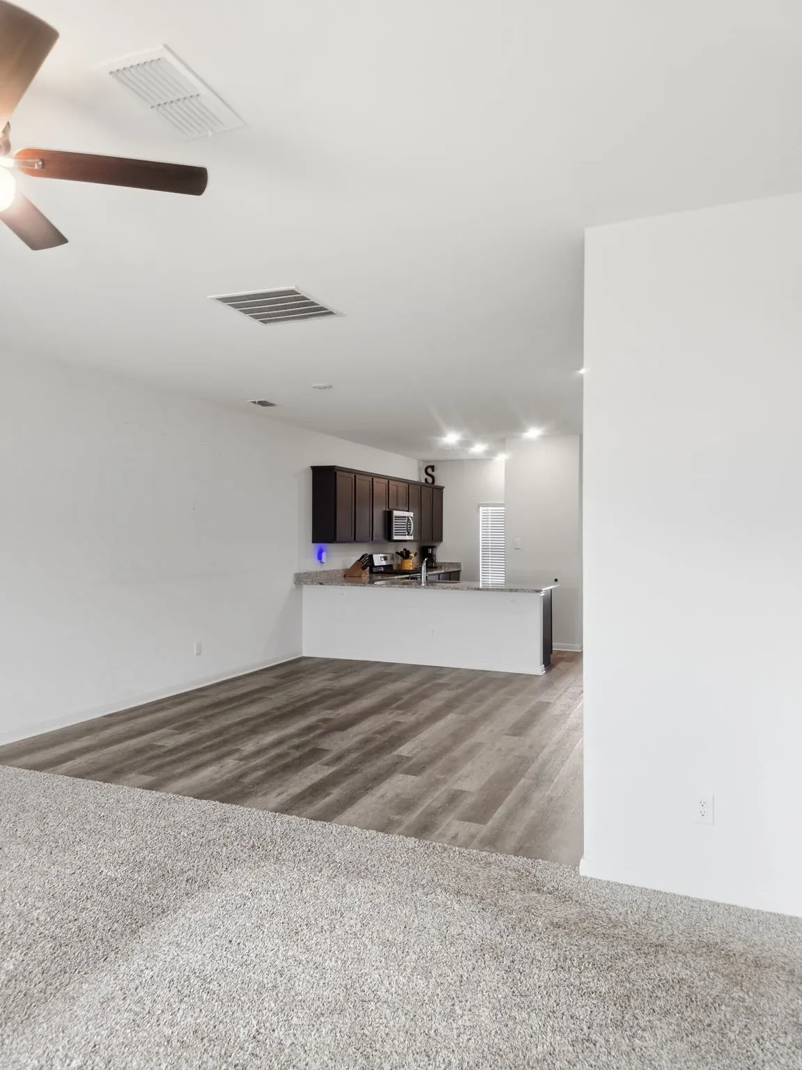 Single Family Residence For Rent in Denton County , 8125 White Sulphur Road, Ponder, Texas 76259, 5 Bedroom, 3 Bathroom, 2 Garage spaces, 2,502 Sqft, built in 2023, mls#21354778, Real Estate Agent in Ponder, Homes For Rent in Denton county, Homes For Rent in Ponder, Realtor in Ponder Texas, Real Estate Brokerage Independent Realty Texas, Luminita Cordes Realtor