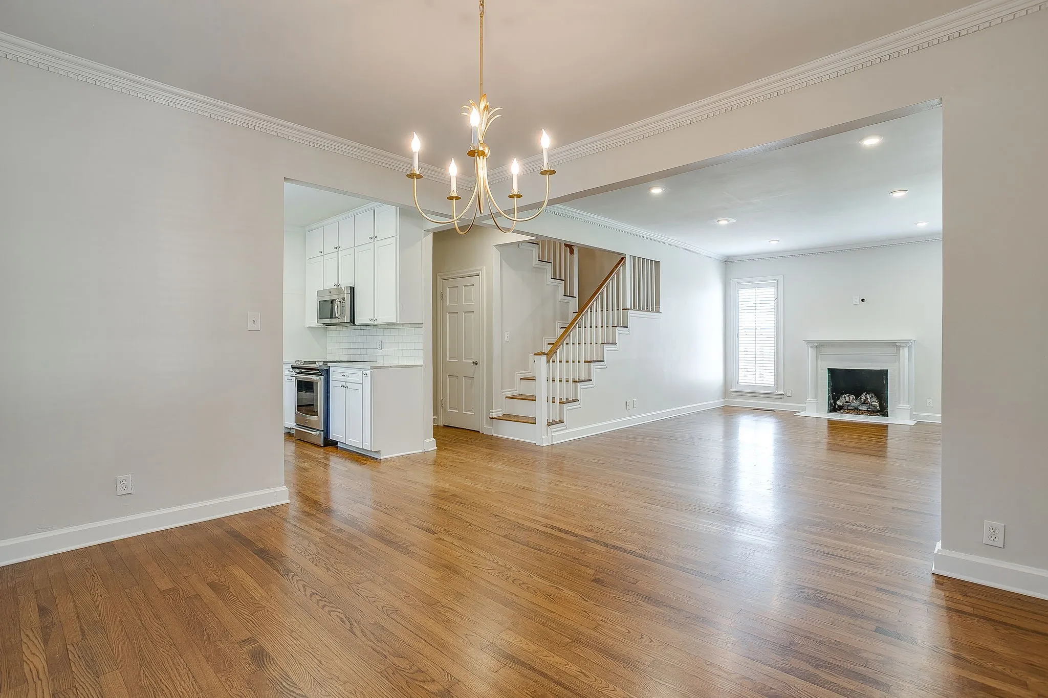 Single Family Residence For Sale in Tarrant County , 2553 Stadium Drive, Fort Worth, Texas 76109, 4 Bedroom, 3 Bathroom, 2 Garage spaces, 2,649 Sqft, built in 1935, mls#21350919, Real Estate Agent in Fort Worth, Homes For Sale in Tarrant county, Homes For Sale in Fort Worth, Realtor in Fort Worth Texas, Real Estate Brokerage Independent Realty Texas, Luminita Cordes Realtor
