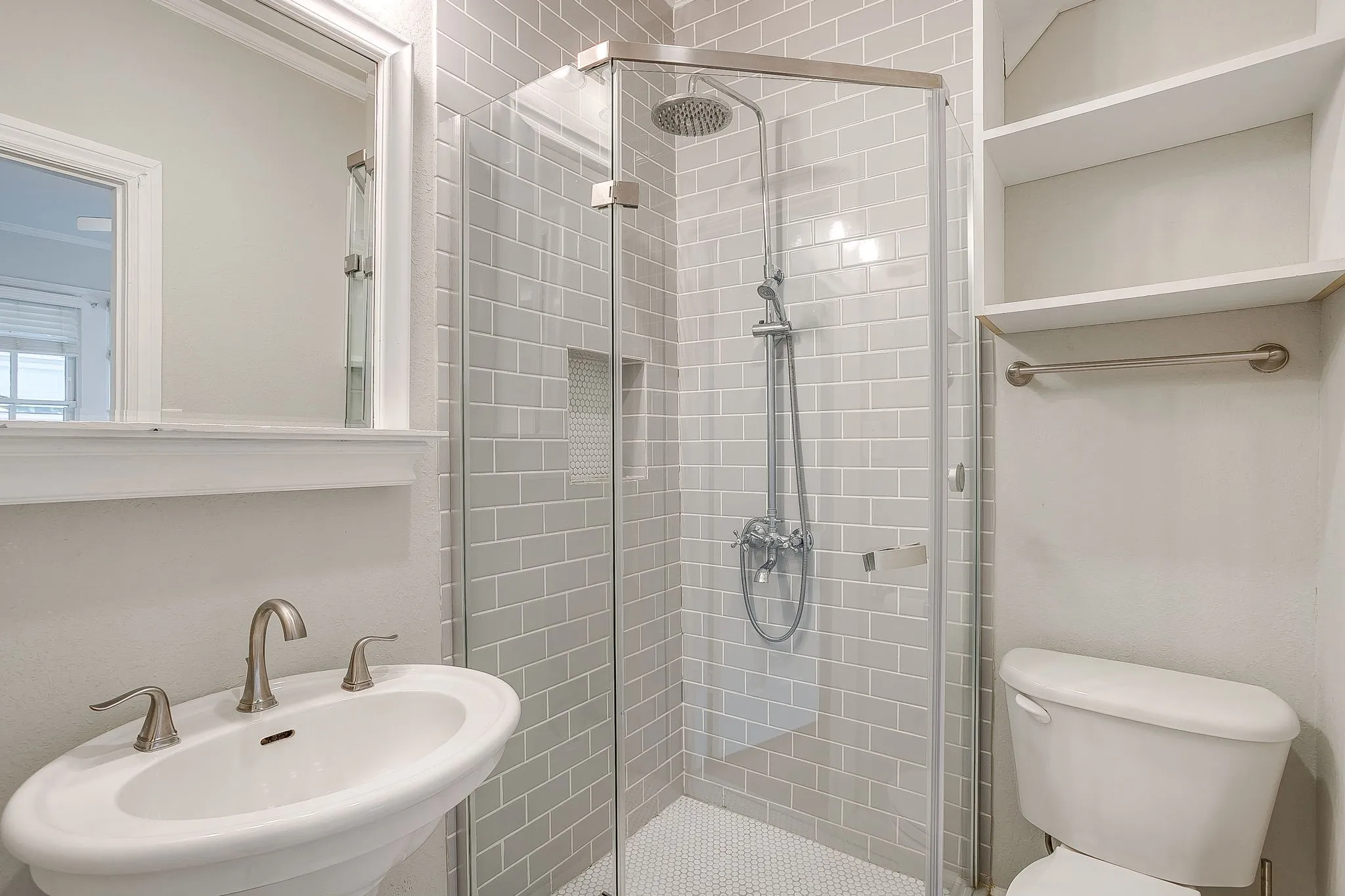 Single Family Residence For Sale in Tarrant County , 2553 Stadium Drive, Fort Worth, Texas 76109, 4 Bedroom, 3 Bathroom, 2 Garage spaces, 2,649 Sqft, built in 1935, mls#21350919, Real Estate Agent in Fort Worth, Homes For Sale in Tarrant county, Homes For Sale in Fort Worth, Realtor in Fort Worth Texas, Real Estate Brokerage Independent Realty Texas, Luminita Cordes Realtor