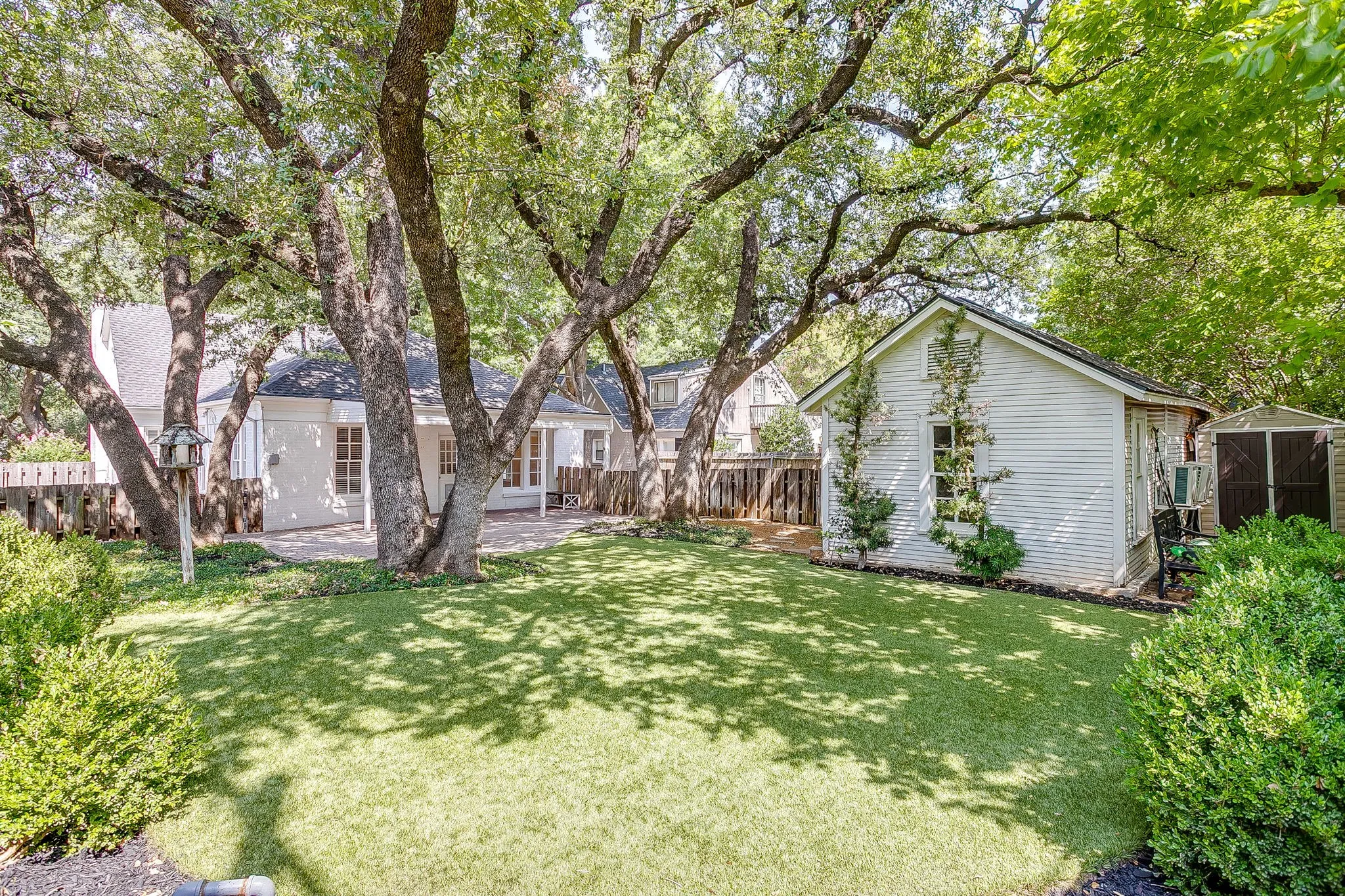 Single Family Residence For Sale in Tarrant County , 2553 Stadium Drive, Fort Worth, Texas 76109, 4 Bedroom, 3 Bathroom, 2 Garage spaces, 2,649 Sqft, built in 1935, mls#21350919, Real Estate Agent in Fort Worth, Homes For Sale in Tarrant county, Homes For Sale in Fort Worth, Realtor in Fort Worth Texas, Real Estate Brokerage Independent Realty Texas, Luminita Cordes Realtor