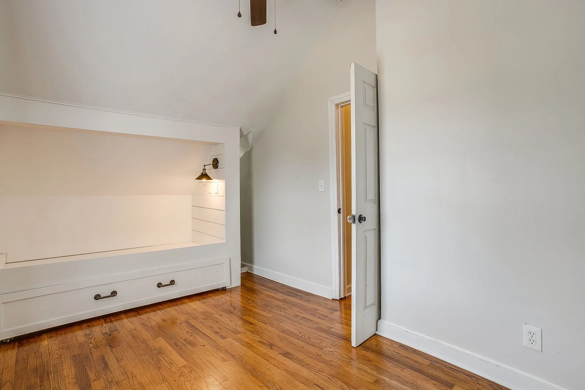 Single Family Residence For Sale in Tarrant County , 2553 Stadium Drive, Fort Worth, Texas 76109, 4 Bedroom, 3 Bathroom, 2 Garage spaces, 2,649 Sqft, built in 1935, mls#21350919, Real Estate Agent in Fort Worth, Homes For Sale in Tarrant county, Homes For Sale in Fort Worth, Realtor in Fort Worth Texas, Real Estate Brokerage Independent Realty Texas, Luminita Cordes Realtor