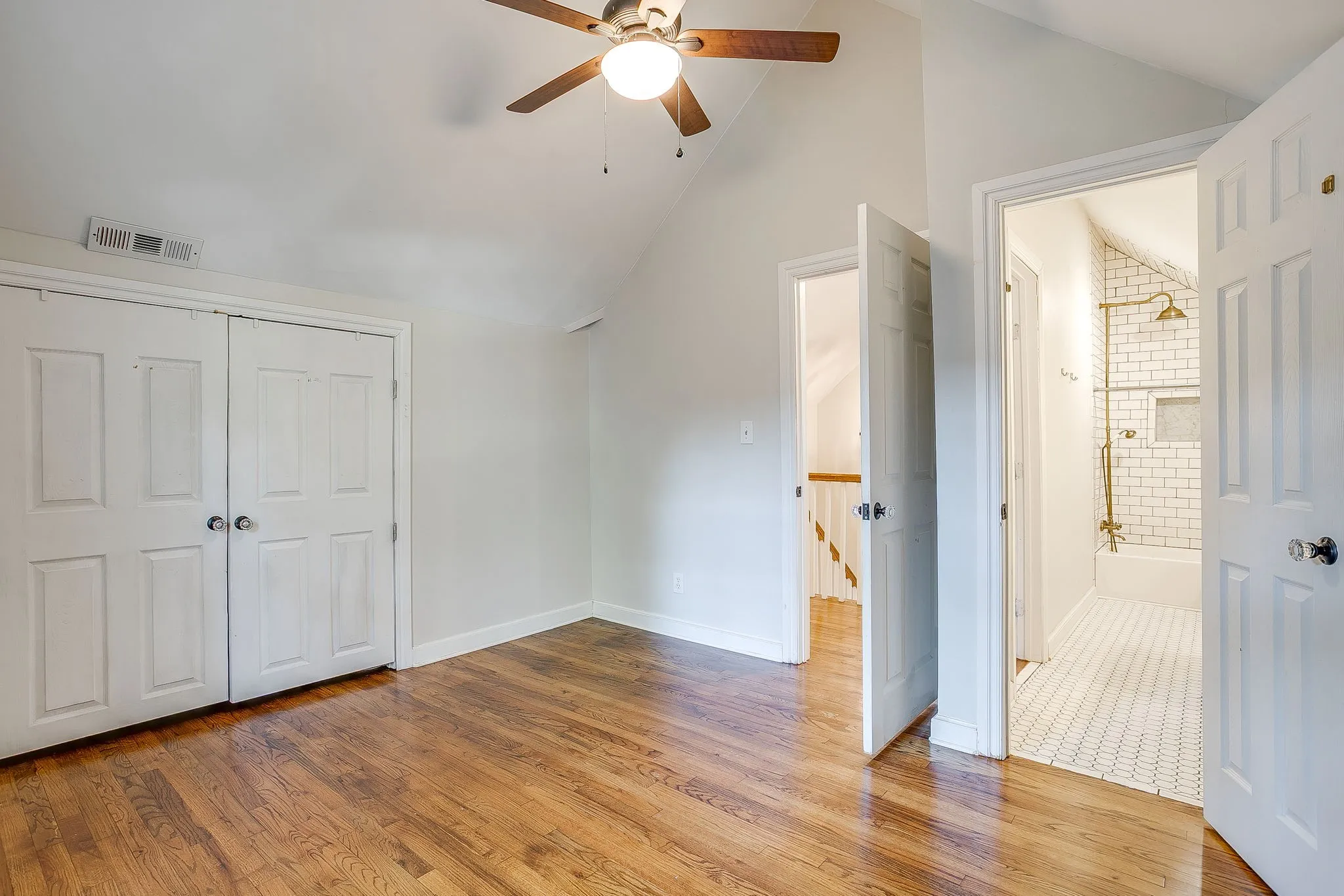 Single Family Residence For Sale in Tarrant County , 2553 Stadium Drive, Fort Worth, Texas 76109, 4 Bedroom, 3 Bathroom, 2 Garage spaces, 2,649 Sqft, built in 1935, mls#21350919, Real Estate Agent in Fort Worth, Homes For Sale in Tarrant county, Homes For Sale in Fort Worth, Realtor in Fort Worth Texas, Real Estate Brokerage Independent Realty Texas, Luminita Cordes Realtor