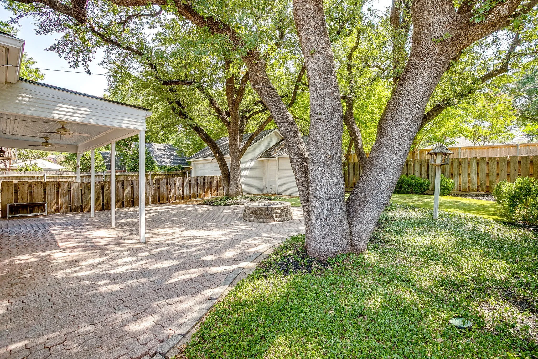 Single Family Residence For Sale in Tarrant County , 2553 Stadium Drive, Fort Worth, Texas 76109, 4 Bedroom, 3 Bathroom, 2 Garage spaces, 2,649 Sqft, built in 1935, mls#21350919, Real Estate Agent in Fort Worth, Homes For Sale in Tarrant county, Homes For Sale in Fort Worth, Realtor in Fort Worth Texas, Real Estate Brokerage Independent Realty Texas, Luminita Cordes Realtor