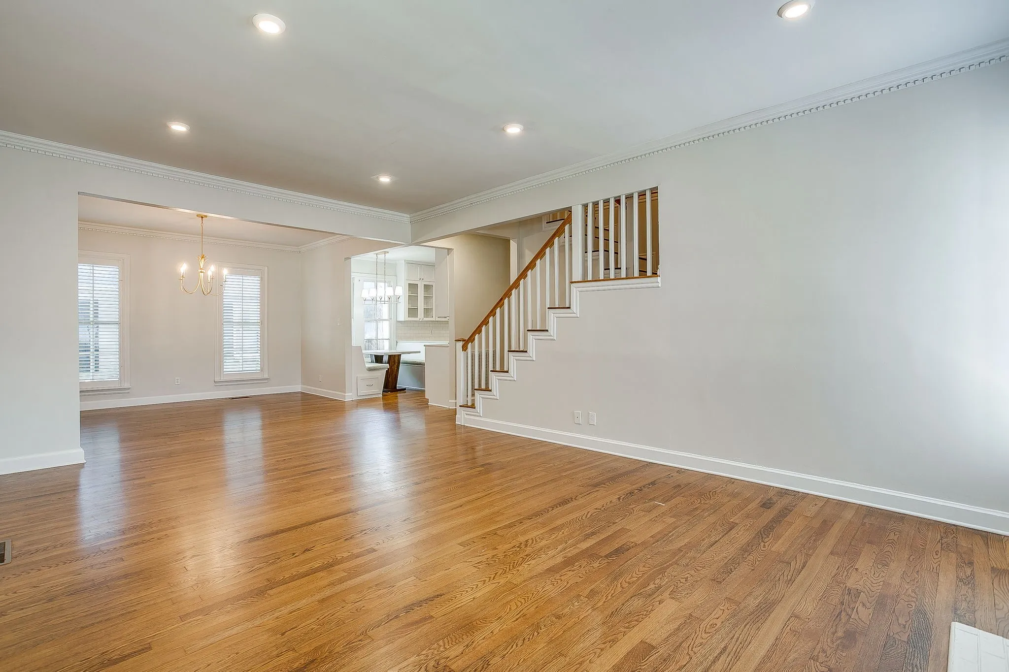 Single Family Residence For Sale in Tarrant County , 2553 Stadium Drive, Fort Worth, Texas 76109, 4 Bedroom, 3 Bathroom, 2 Garage spaces, 2,649 Sqft, built in 1935, mls#21350919, Real Estate Agent in Fort Worth, Homes For Sale in Tarrant county, Homes For Sale in Fort Worth, Realtor in Fort Worth Texas, Real Estate Brokerage Independent Realty Texas, Luminita Cordes Realtor