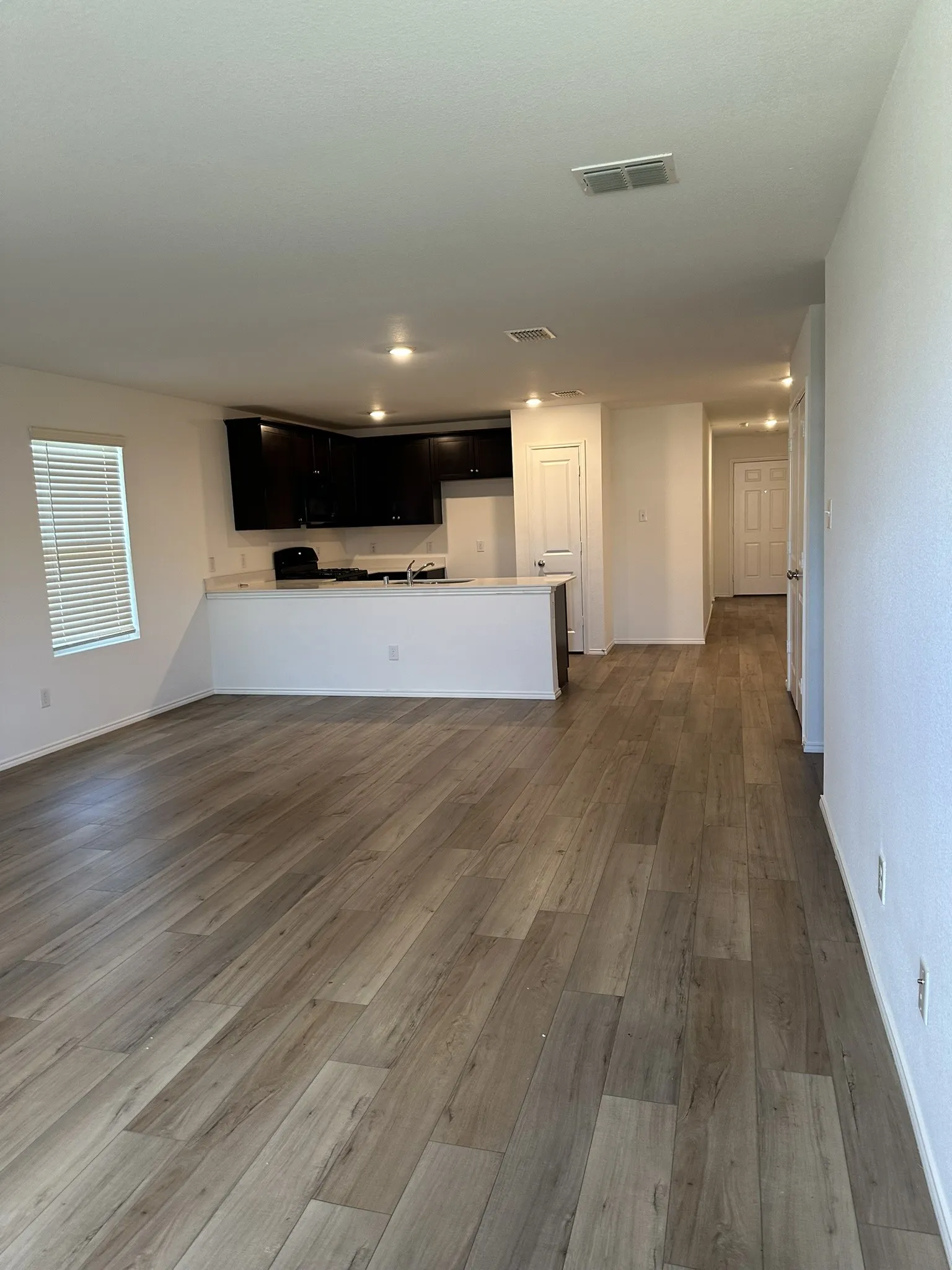 Single Family Residence For Rent in Kaufman County , 5705 Manarchos Lane, Forney, Texas 75126, 3 Bedrooms, 2 Bathrooms, 2 Garage spaces, 1,240 Sqft, built in 2022, Price $1,999, mls#21354786, Real Estate Agent in Forney, Homes For Rent in Kaufman county, Homes For Rent in Forney, Realtor in Forney Texas, Real Estate Brokerage Independent Realty Texas, Luminita Cordes Realtor