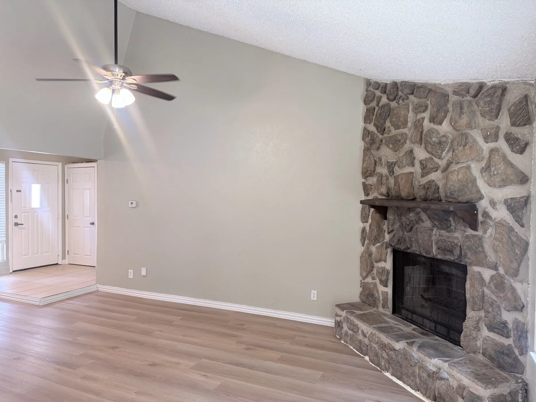 Single Family Residence For Rent in Dallas County , 2104 Sunrise Trail, Richardson, Texas 75081, 3 Bedroom, 2 Bathroom, 1 Garage spaces, 1,444 Sqft, built in 1970, mls#21354647, Real Estate Agent in Richardson, Homes For Rent in Dallas county, Homes For Rent in Richardson, Realtor in Richardson Texas, Real Estate Brokerage Independent Realty Texas, Luminita Cordes Realtor