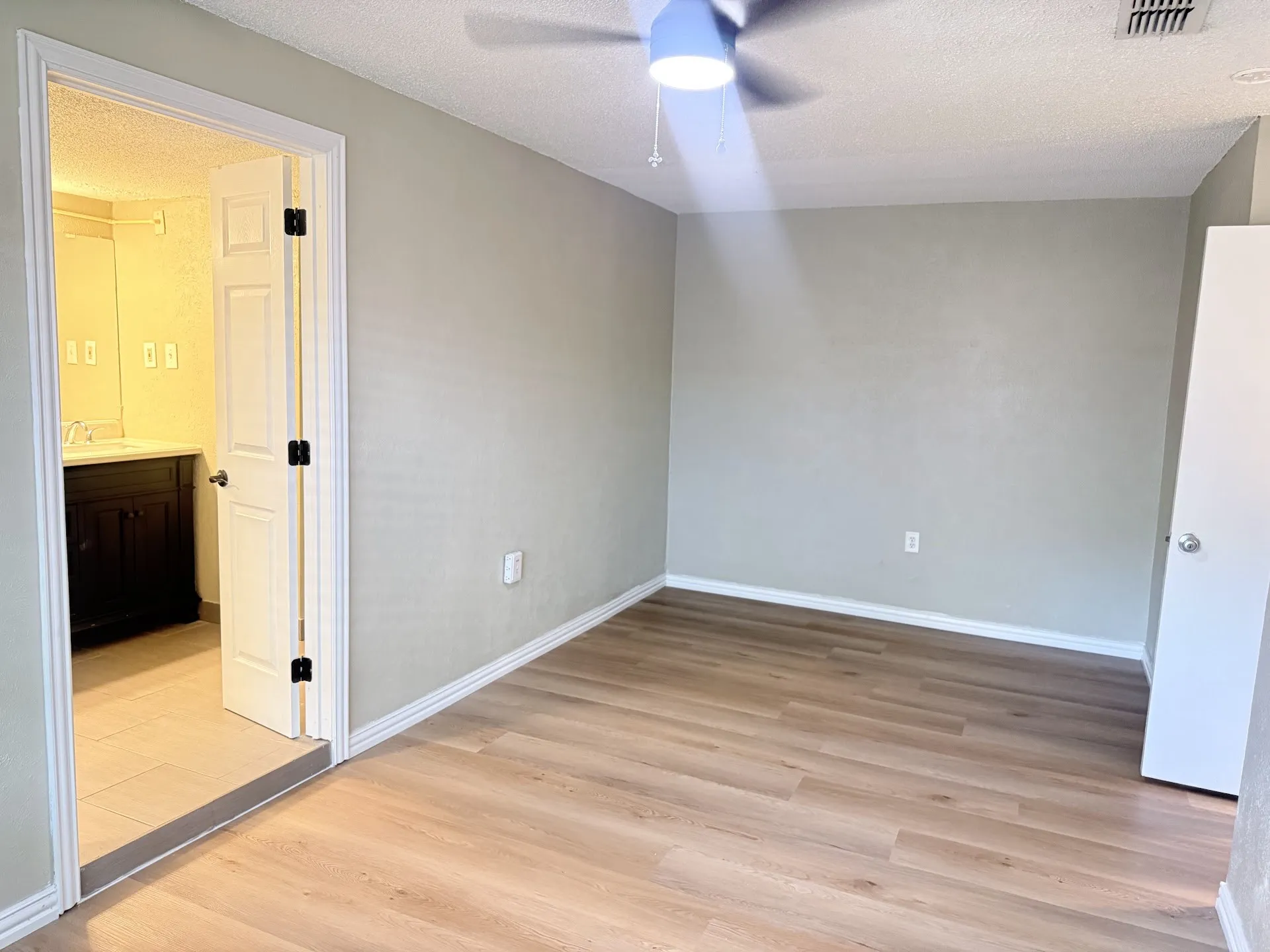 Single Family Residence For Rent in Dallas County , 2104 Sunrise Trail, Richardson, Texas 75081, 3 Bedroom, 2 Bathroom, 1 Garage spaces, 1,444 Sqft, built in 1970, mls#21354647, Real Estate Agent in Richardson, Homes For Rent in Dallas county, Homes For Rent in Richardson, Realtor in Richardson Texas, Real Estate Brokerage Independent Realty Texas, Luminita Cordes Realtor