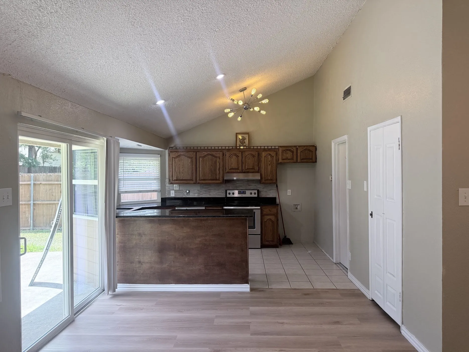 Single Family Residence For Rent in Dallas County , 2104 Sunrise Trail, Richardson, Texas 75081, 3 Bedroom, 2 Bathroom, 1 Garage spaces, 1,444 Sqft, built in 1970, mls#21354647, Real Estate Agent in Richardson, Homes For Rent in Dallas county, Homes For Rent in Richardson, Realtor in Richardson Texas, Real Estate Brokerage Independent Realty Texas, Luminita Cordes Realtor