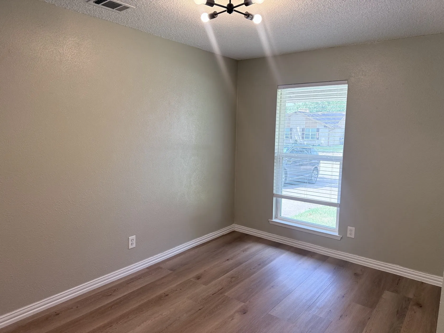 Single Family Residence For Rent in Dallas County , 2104 Sunrise Trail, Richardson, Texas 75081, 3 Bedroom, 2 Bathroom, 1 Garage spaces, 1,444 Sqft, built in 1970, mls#21354647, Real Estate Agent in Richardson, Homes For Rent in Dallas county, Homes For Rent in Richardson, Realtor in Richardson Texas, Real Estate Brokerage Independent Realty Texas, Luminita Cordes Realtor