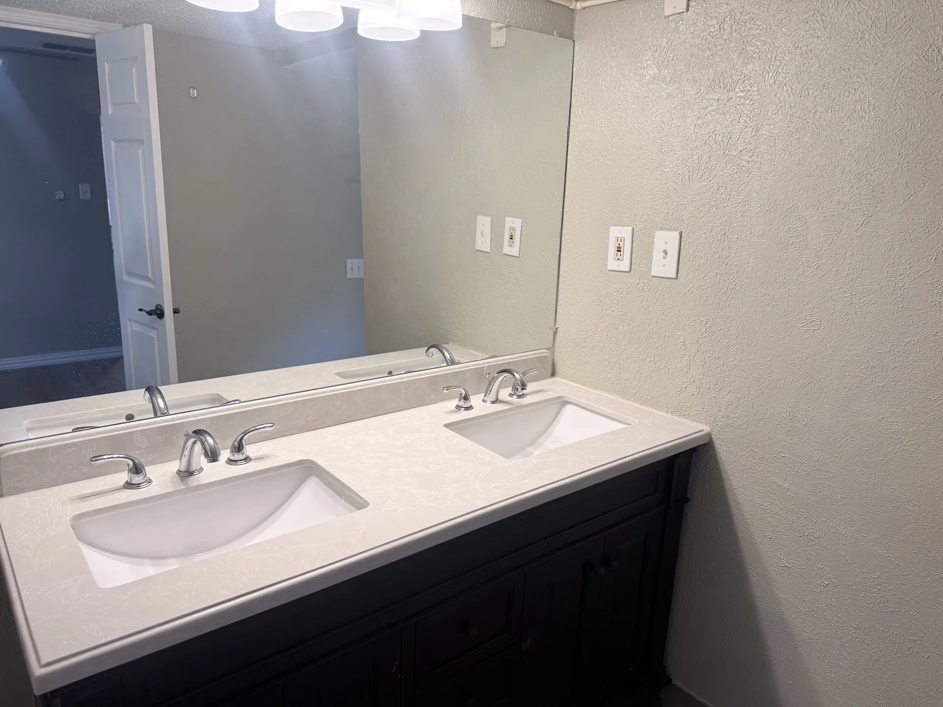 Single Family Residence For Rent in Dallas County , 2104 Sunrise Trail, Richardson, Texas 75081, 3 Bedroom, 2 Bathroom, 1 Garage spaces, 1,444 Sqft, built in 1970, mls#21354647, Real Estate Agent in Richardson, Homes For Rent in Dallas county, Homes For Rent in Richardson, Realtor in Richardson Texas, Real Estate Brokerage Independent Realty Texas, Luminita Cordes Realtor