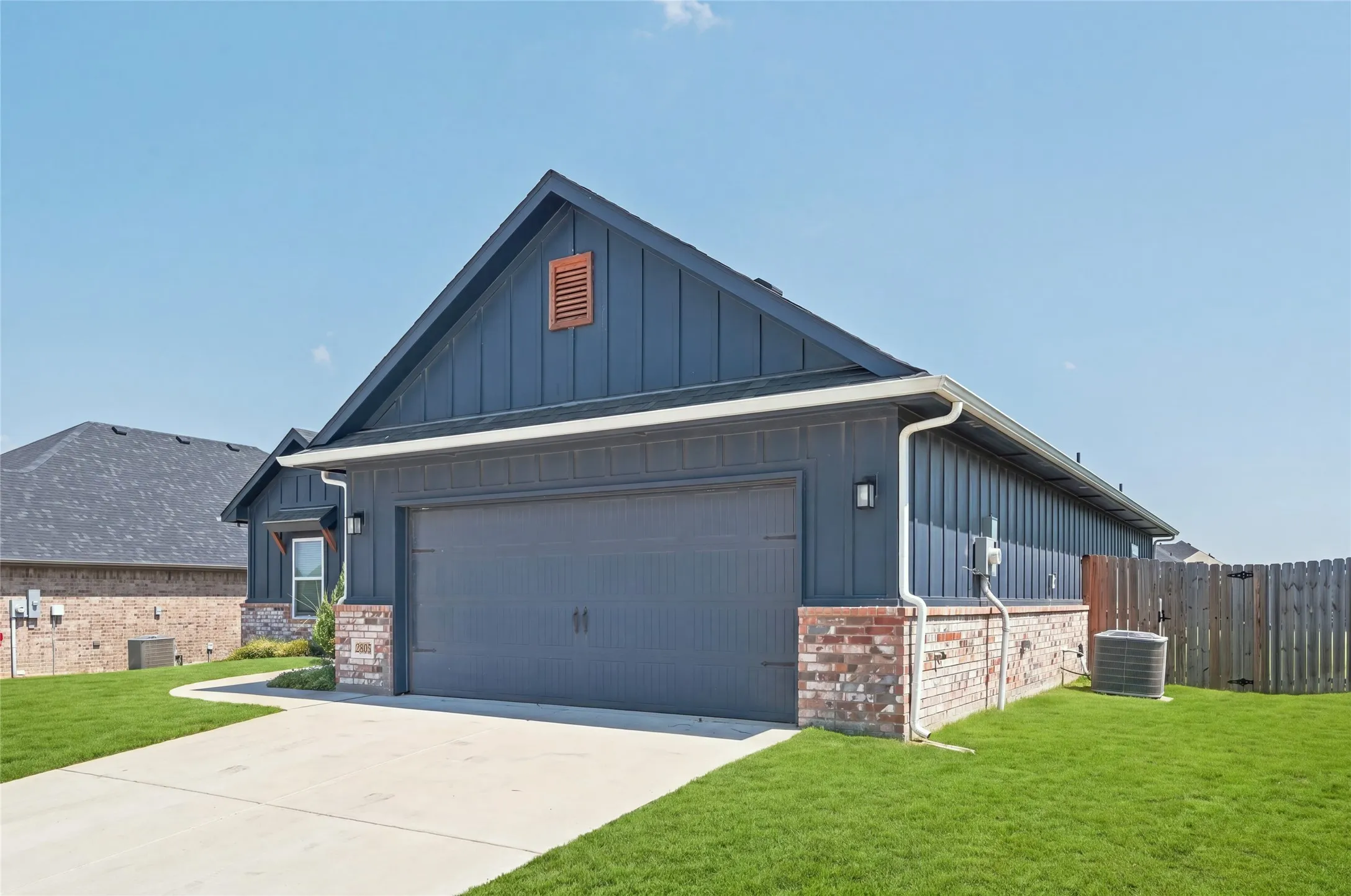 Single Family Residence For Sale in Grayson County , 2805 Tulip Drive, Sherman, Texas 75092, 3 Bedroom, 2 Bathroom, 2 Garage spaces, 1,575 Sqft, built in 2023, mls#21354699, Real Estate Agent in Sherman, Homes For Sale in Grayson county, Homes For Sale in Sherman, Realtor in Sherman Texas, Real Estate Brokerage Independent Realty Texas, Luminita Cordes Realtor