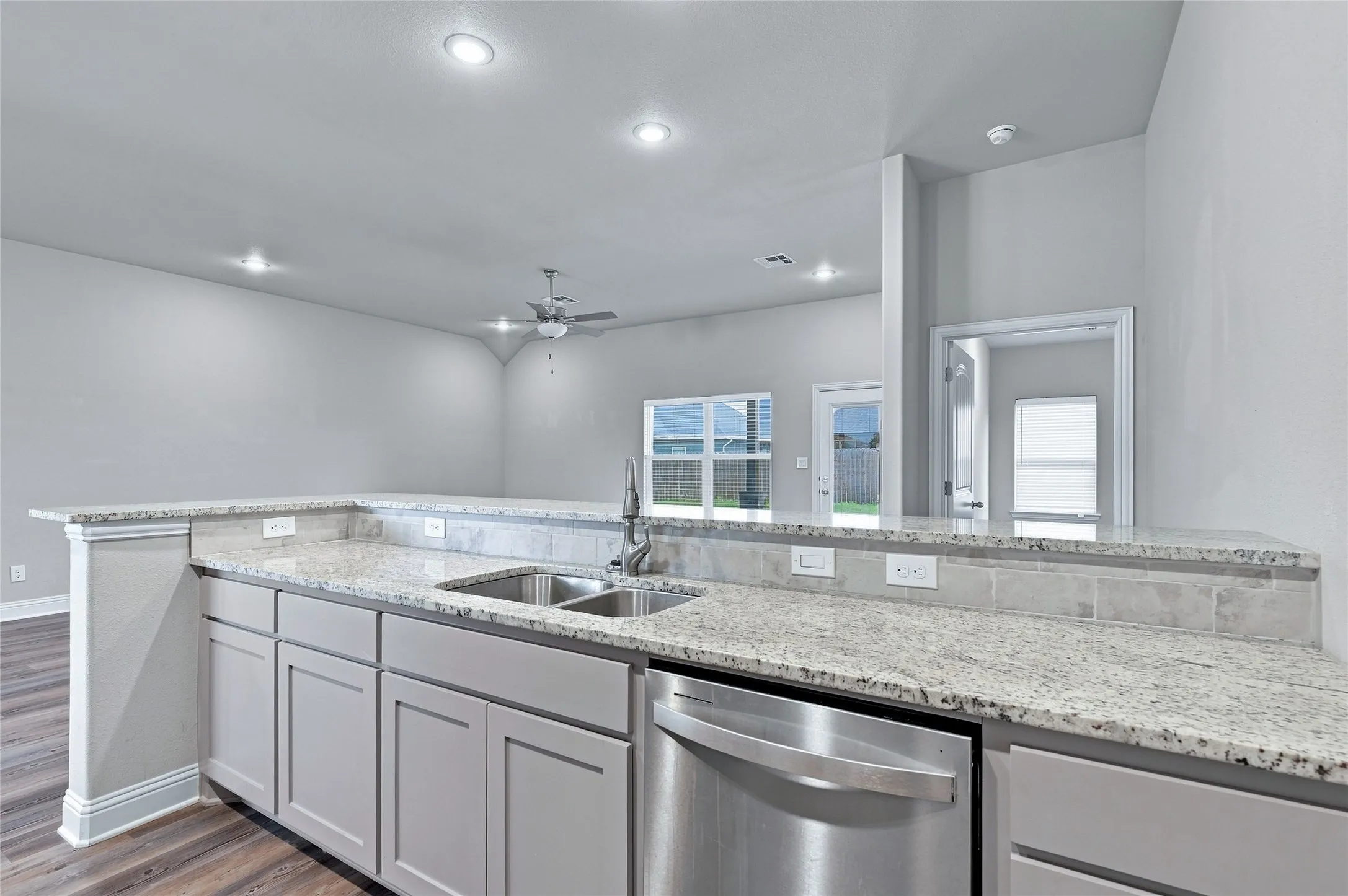 Single Family Residence For Sale in Grayson County , 2805 Tulip Drive, Sherman, Texas 75092, 3 Bedroom, 2 Bathroom, 2 Garage spaces, 1,575 Sqft, built in 2023, mls#21354699, Real Estate Agent in Sherman, Homes For Sale in Grayson county, Homes For Sale in Sherman, Realtor in Sherman Texas, Real Estate Brokerage Independent Realty Texas, Luminita Cordes Realtor
