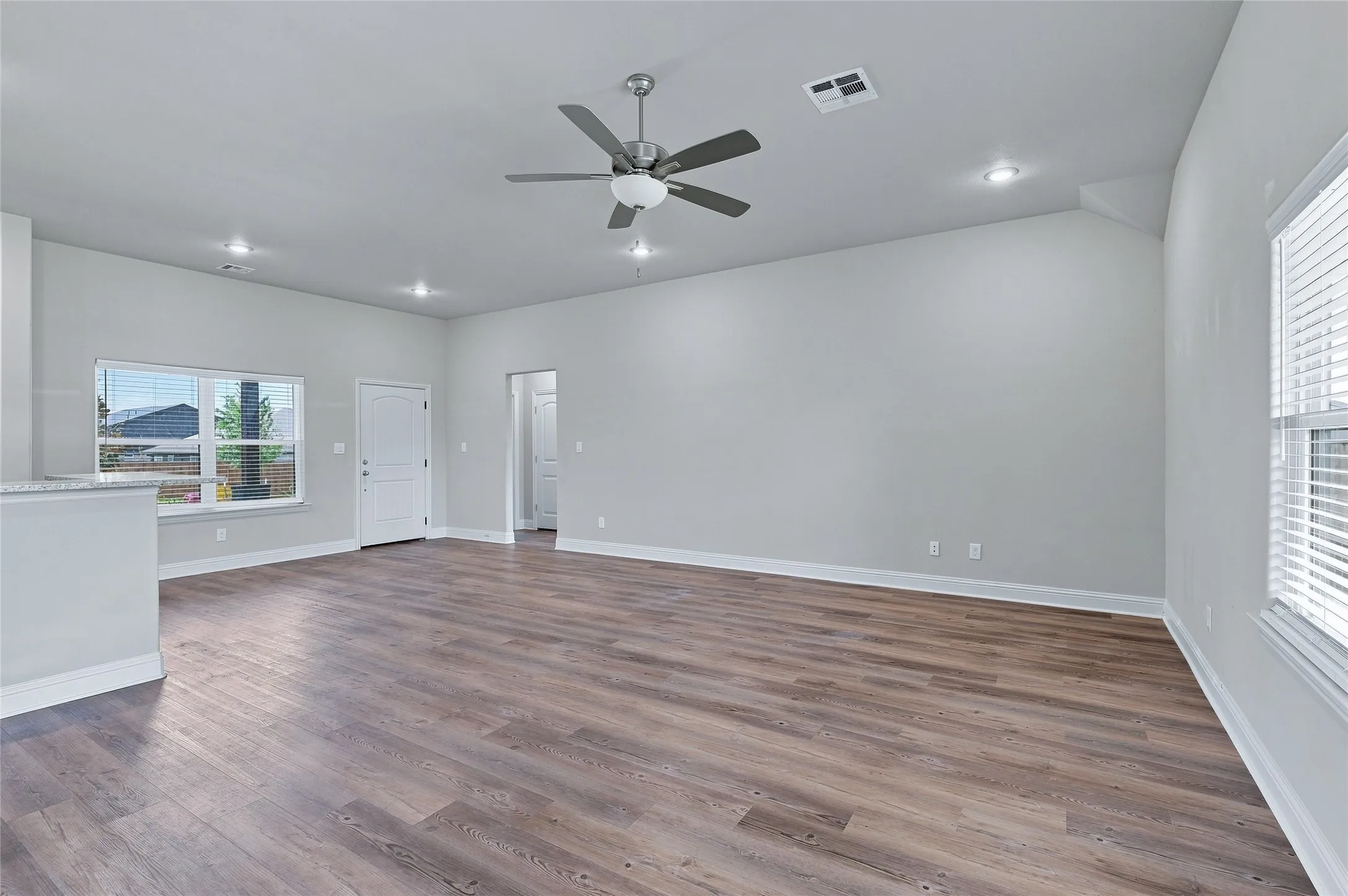 Single Family Residence For Sale in Grayson County , 2805 Tulip Drive, Sherman, Texas 75092, 3 Bedroom, 2 Bathroom, 2 Garage spaces, 1,575 Sqft, built in 2023, mls#21354699, Real Estate Agent in Sherman, Homes For Sale in Grayson county, Homes For Sale in Sherman, Realtor in Sherman Texas, Real Estate Brokerage Independent Realty Texas, Luminita Cordes Realtor