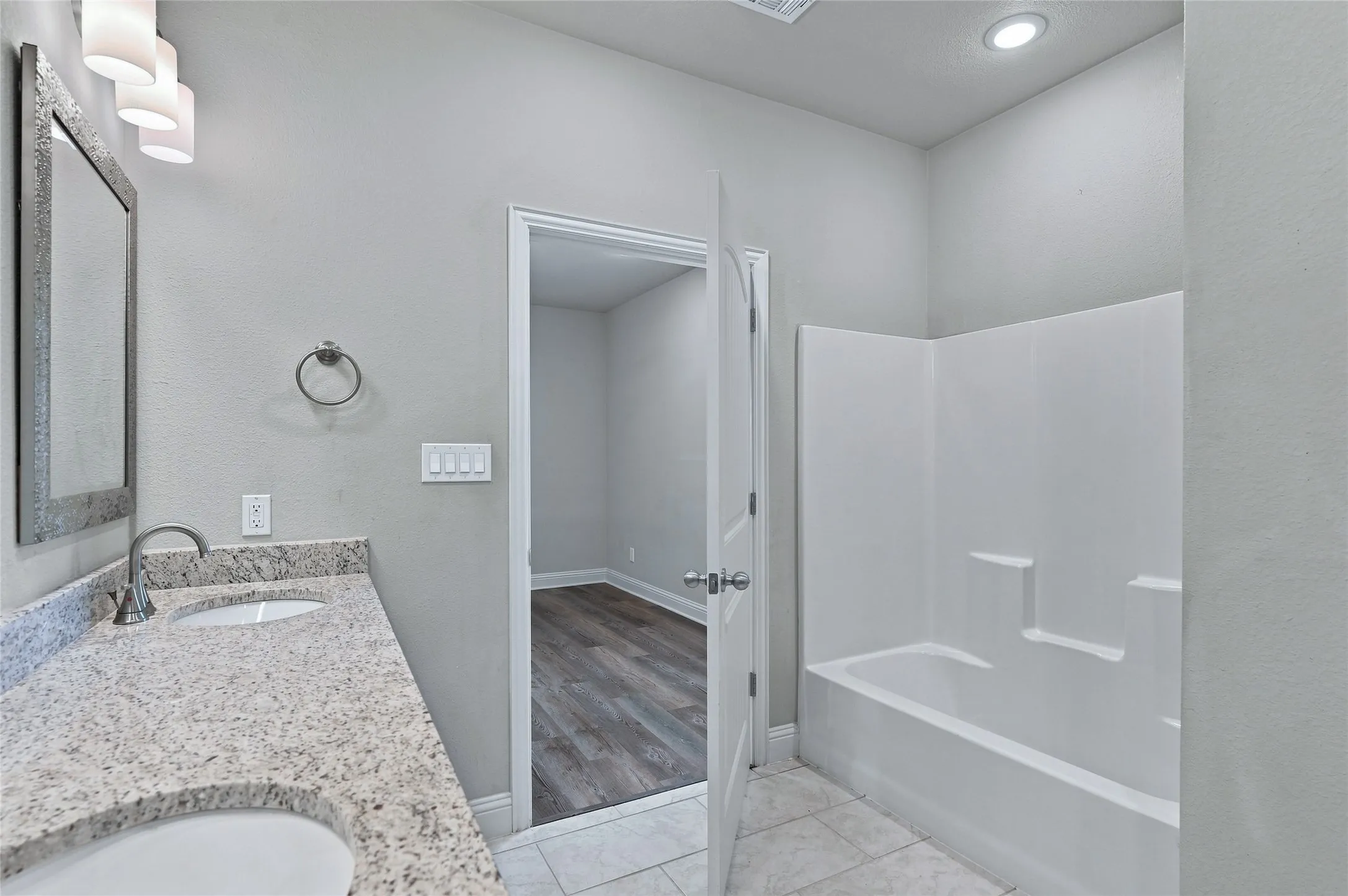 Single Family Residence For Sale in Grayson County , 2805 Tulip Drive, Sherman, Texas 75092, 3 Bedroom, 2 Bathroom, 2 Garage spaces, 1,575 Sqft, built in 2023, mls#21354699, Real Estate Agent in Sherman, Homes For Sale in Grayson county, Homes For Sale in Sherman, Realtor in Sherman Texas, Real Estate Brokerage Independent Realty Texas, Luminita Cordes Realtor