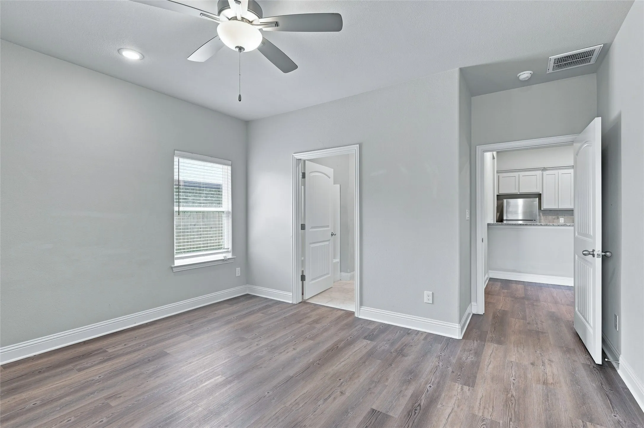 Single Family Residence For Sale in Grayson County , 2805 Tulip Drive, Sherman, Texas 75092, 3 Bedroom, 2 Bathroom, 2 Garage spaces, 1,575 Sqft, built in 2023, mls#21354699, Real Estate Agent in Sherman, Homes For Sale in Grayson county, Homes For Sale in Sherman, Realtor in Sherman Texas, Real Estate Brokerage Independent Realty Texas, Luminita Cordes Realtor