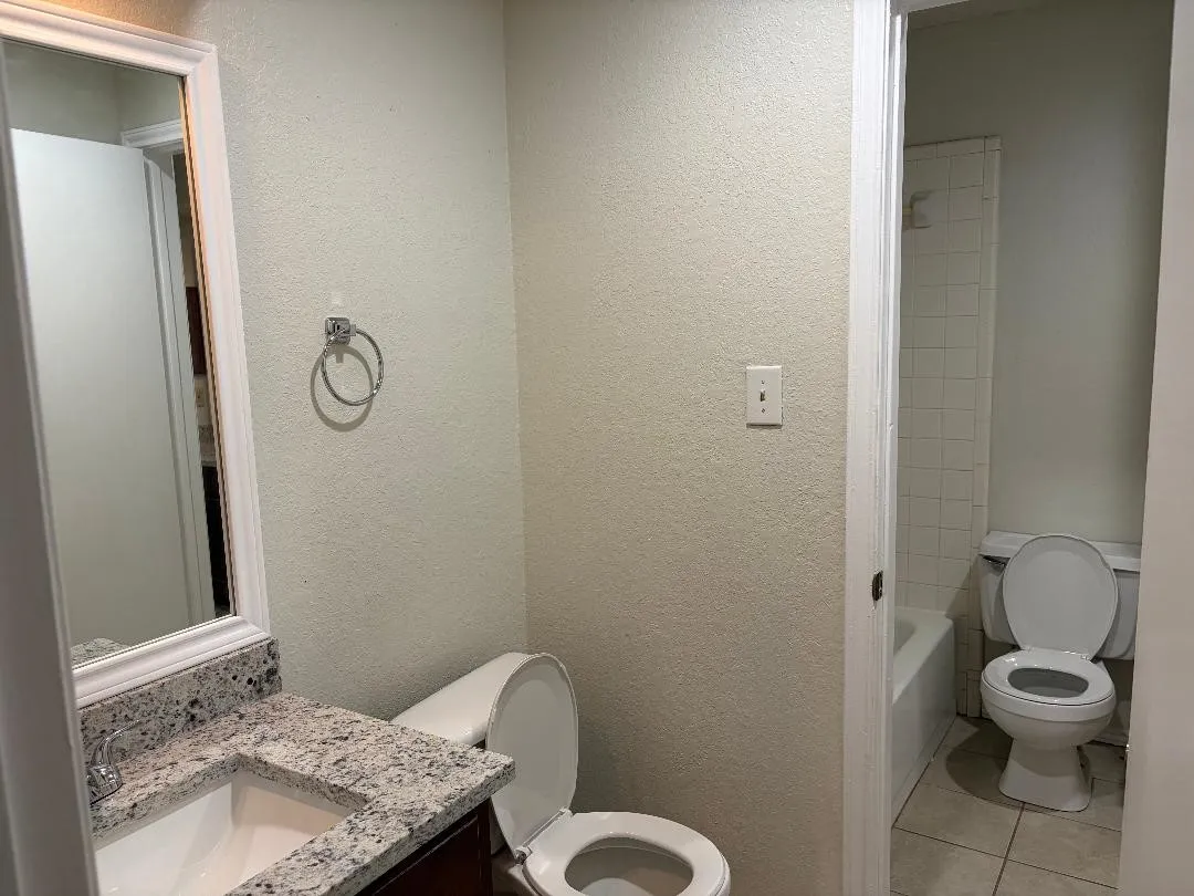 Duplex For Rent in Tarrant County , 2909 Kathleen Lane, Euless, Texas 76039, 2 Bedroom, 2 Bathroom, Garage spaces, 1,072 Sqft, built in 1983, mls#21354795, Real Estate Agent in Euless, Homes For Rent in Tarrant county, Homes For Rent in Euless, Realtor in Euless Texas, Real Estate Brokerage Independent Realty Texas, Luminita Cordes Realtor