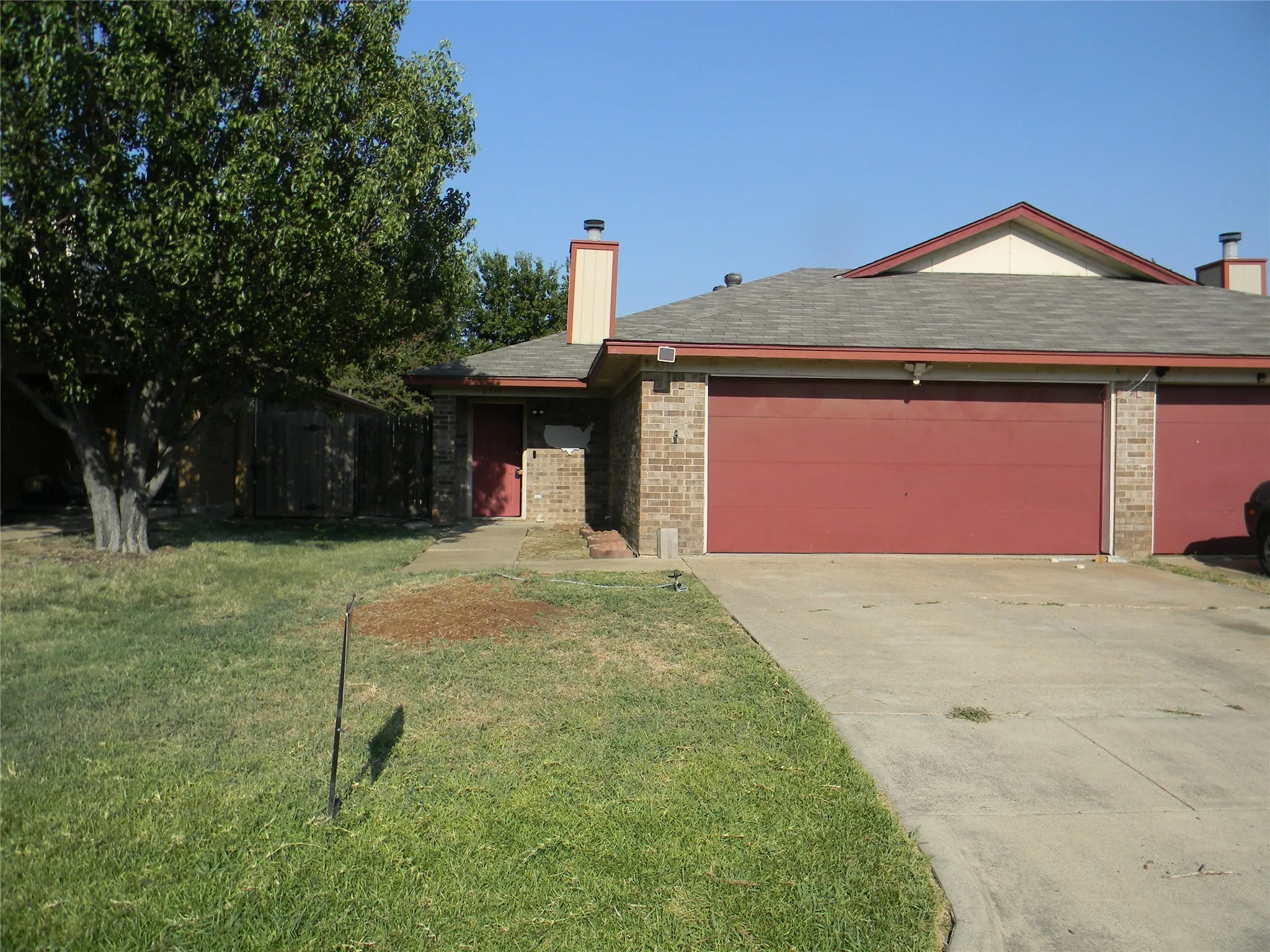 Duplex For Rent in Tarrant County , 6314 MARK Court, North Richland Hills, Texas 76182, 3 Bedroom, 2 Bathroom, 2 Garage spaces, 1,440 Sqft, built in 1986, mls#21354799, Real Estate Agent in North Richland Hills, Homes For Rent in Tarrant county, Homes For Rent in North Richland Hills, Realtor in North Richland Hills Texas, Real Estate Brokerage Independent Realty Texas, Luminita Cordes Realtor