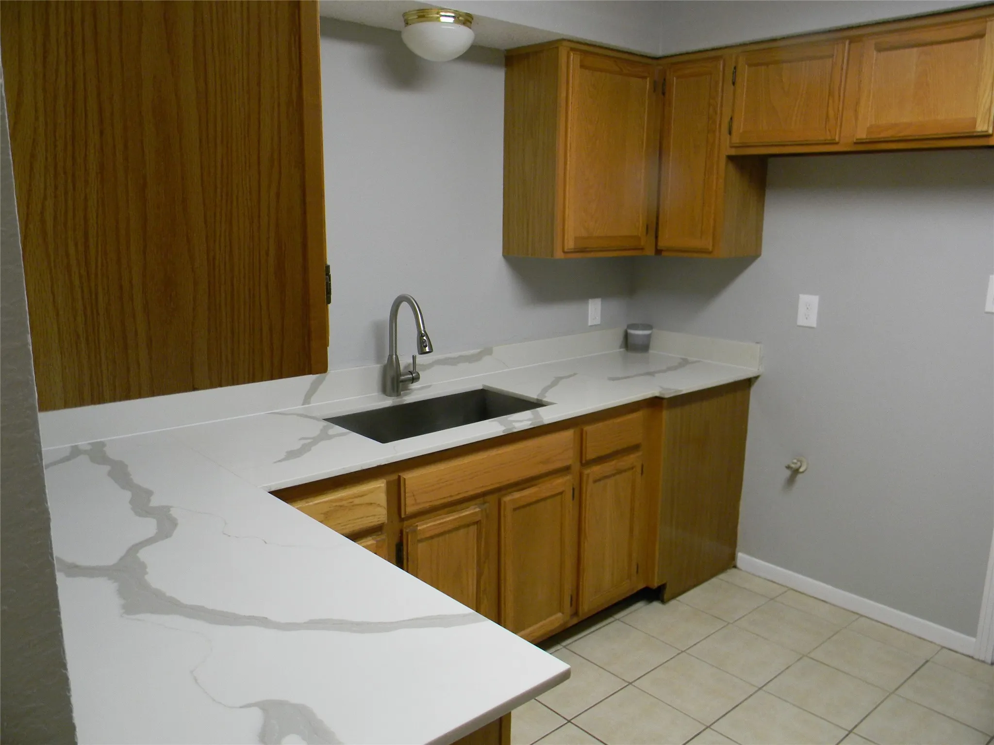 Duplex For Rent in Tarrant County , 6314 MARK Court, North Richland Hills, Texas 76182, 3 Bedroom, 2 Bathroom, 2 Garage spaces, 1,440 Sqft, built in 1986, mls#21354799, Real Estate Agent in North Richland Hills, Homes For Rent in Tarrant county, Homes For Rent in North Richland Hills, Realtor in North Richland Hills Texas, Real Estate Brokerage Independent Realty Texas, Luminita Cordes Realtor