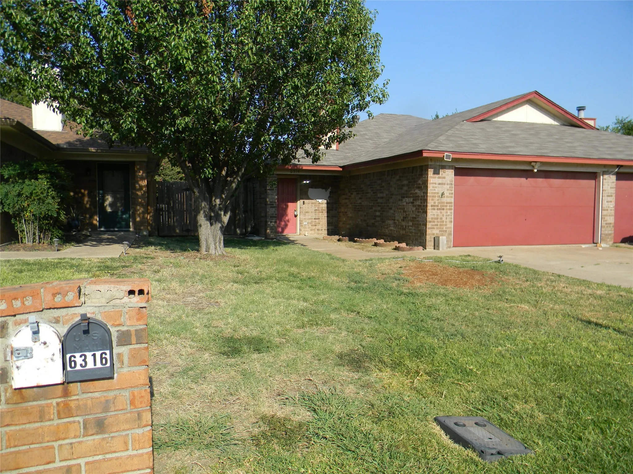 Duplex For Rent in Tarrant County , 6314 MARK Court, North Richland Hills, Texas 76182, 3 Bedroom, 2 Bathroom, 2 Garage spaces, 1,440 Sqft, built in 1986, mls#21354799, Real Estate Agent in North Richland Hills, Homes For Rent in Tarrant county, Homes For Rent in North Richland Hills, Realtor in North Richland Hills Texas, Real Estate Brokerage Independent Realty Texas, Luminita Cordes Realtor