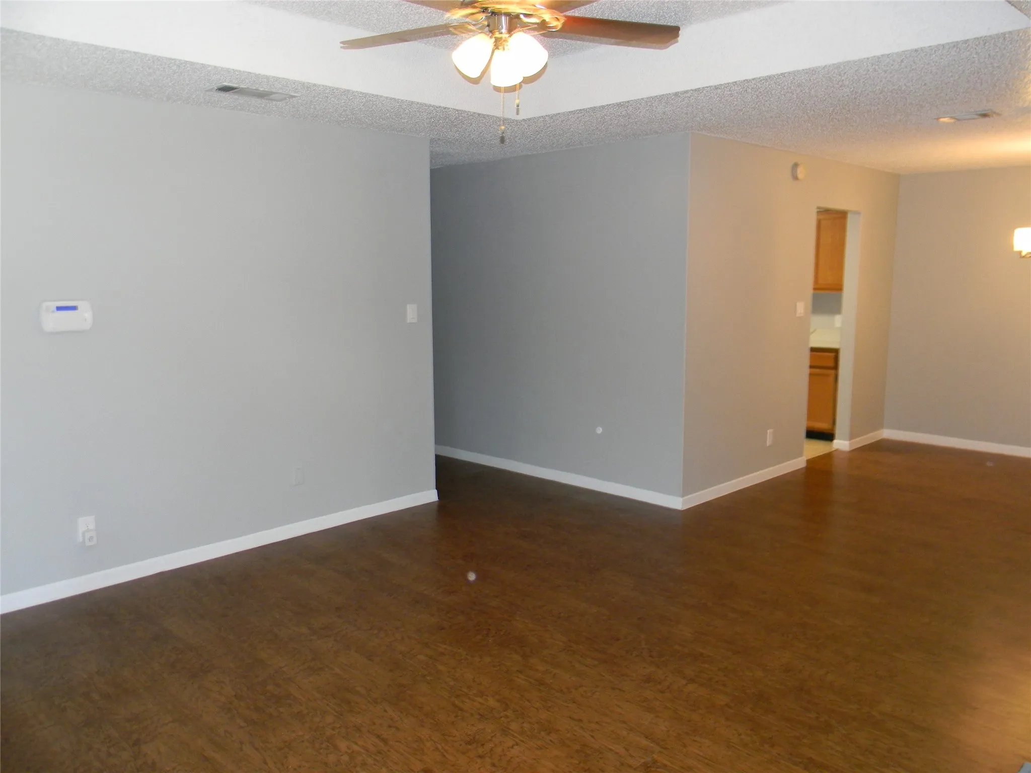 Duplex For Rent in Tarrant County , 6314 MARK Court, North Richland Hills, Texas 76182, 3 Bedroom, 2 Bathroom, 2 Garage spaces, 1,440 Sqft, built in 1986, mls#21354799, Real Estate Agent in North Richland Hills, Homes For Rent in Tarrant county, Homes For Rent in North Richland Hills, Realtor in North Richland Hills Texas, Real Estate Brokerage Independent Realty Texas, Luminita Cordes Realtor
