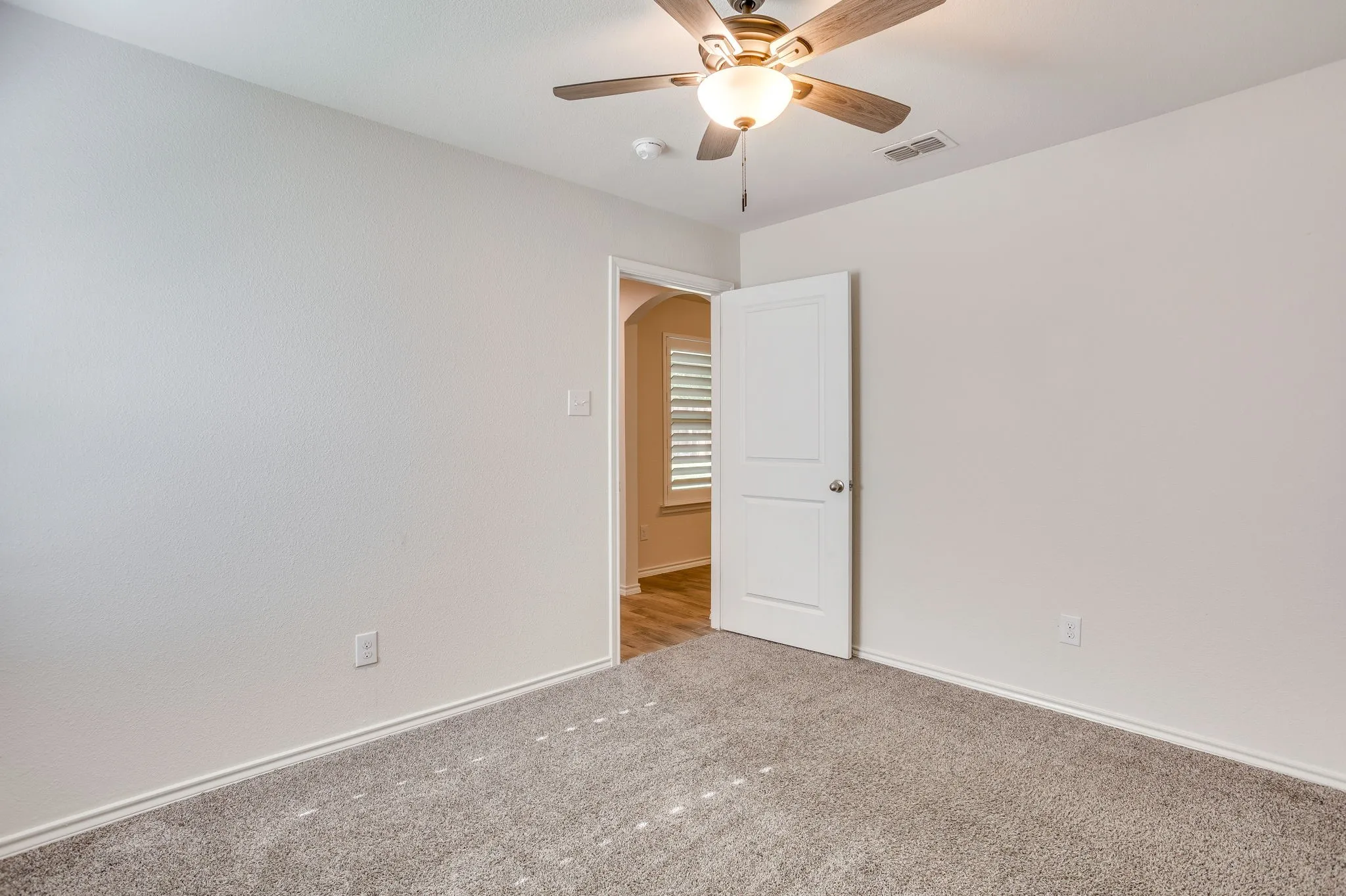 Single Family Residence For Sale in Johnson County , 1533 Grassy Meadows Drive, Burleson, Texas 76058, 4 Bedroom, 2 Bathroom, 2 Garage spaces, 1,870 Sqft, built in 2019, mls#21354797, Real Estate Agent in Burleson, Homes For Sale in Johnson county, Homes For Sale in Burleson, Realtor in Burleson Texas, Real Estate Brokerage Independent Realty Texas, Luminita Cordes Realtor