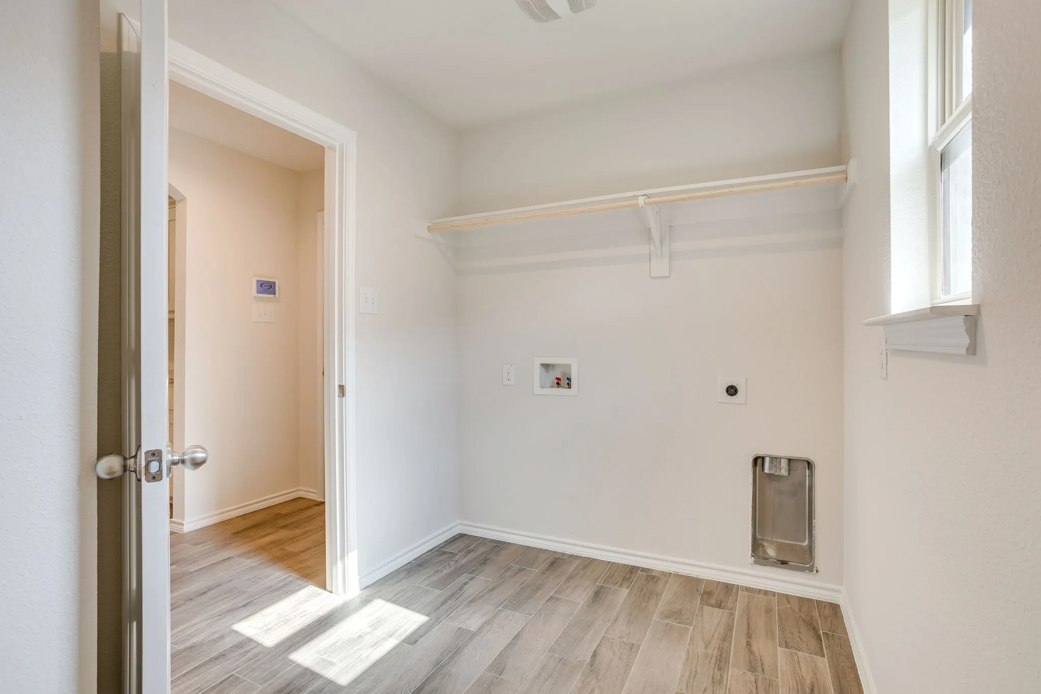 Single Family Residence For Sale in Johnson County , 1533 Grassy Meadows Drive, Burleson, Texas 76058, 4 Bedroom, 2 Bathroom, 2 Garage spaces, 1,870 Sqft, built in 2019, mls#21354797, Real Estate Agent in Burleson, Homes For Sale in Johnson county, Homes For Sale in Burleson, Realtor in Burleson Texas, Real Estate Brokerage Independent Realty Texas, Luminita Cordes Realtor