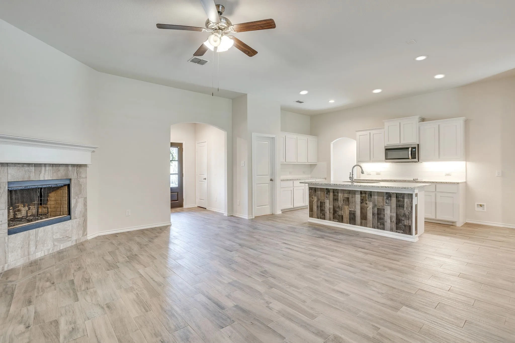 Single Family Residence For Sale in Johnson County , 1533 Grassy Meadows Drive, Burleson, Texas 76058, 4 Bedroom, 2 Bathroom, 2 Garage spaces, 1,870 Sqft, built in 2019, mls#21354797, Real Estate Agent in Burleson, Homes For Sale in Johnson county, Homes For Sale in Burleson, Realtor in Burleson Texas, Real Estate Brokerage Independent Realty Texas, Luminita Cordes Realtor