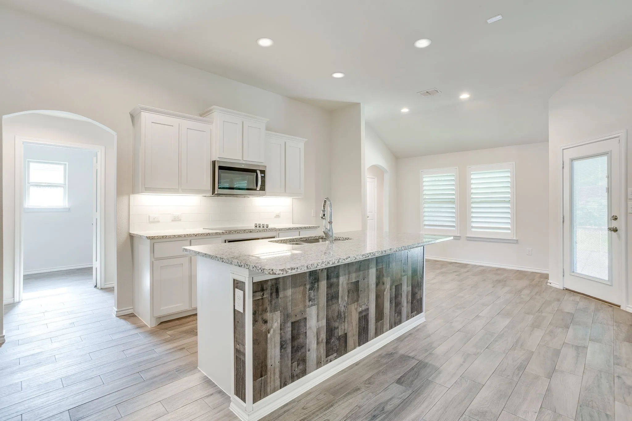 Single Family Residence For Sale in Johnson County , 1533 Grassy Meadows Drive, Burleson, Texas 76058, 4 Bedroom, 2 Bathroom, 2 Garage spaces, 1,870 Sqft, built in 2019, mls#21354797, Real Estate Agent in Burleson, Homes For Sale in Johnson county, Homes For Sale in Burleson, Realtor in Burleson Texas, Real Estate Brokerage Independent Realty Texas, Luminita Cordes Realtor