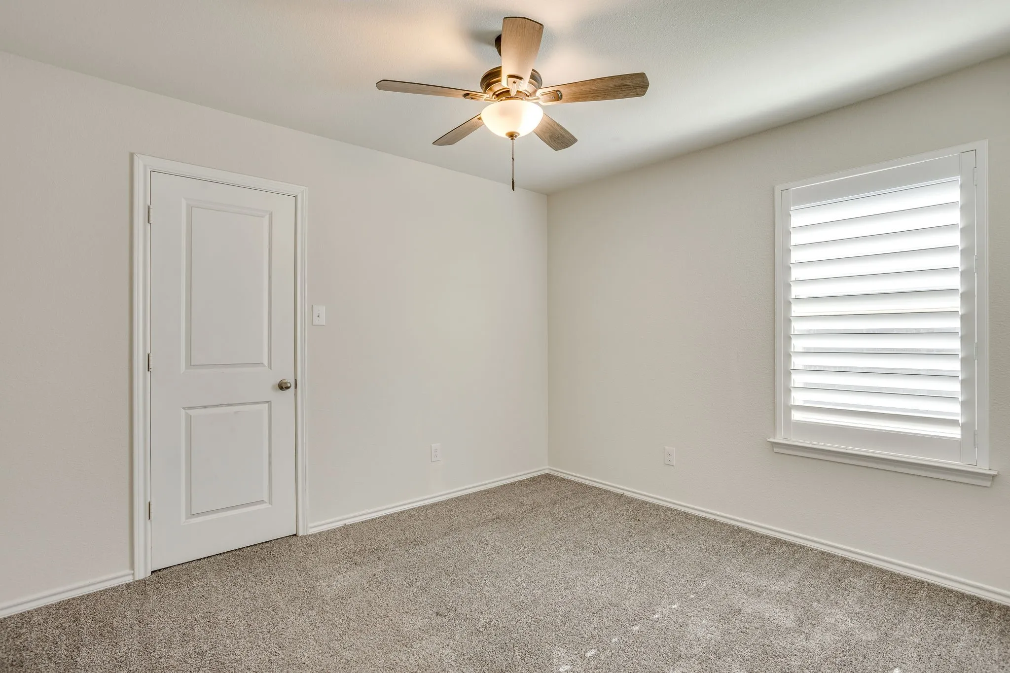 Single Family Residence For Sale in Johnson County , 1533 Grassy Meadows Drive, Burleson, Texas 76058, 4 Bedroom, 2 Bathroom, 2 Garage spaces, 1,870 Sqft, built in 2019, mls#21354797, Real Estate Agent in Burleson, Homes For Sale in Johnson county, Homes For Sale in Burleson, Realtor in Burleson Texas, Real Estate Brokerage Independent Realty Texas, Luminita Cordes Realtor
