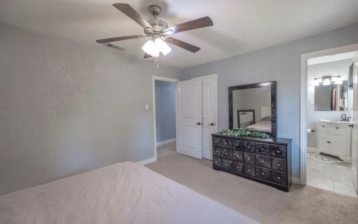 Single Family Residence For Sale in Van Zandt County , 503 Vz County Road 2426, Canton, Texas 75103, 5 Bedroom, 2 Bathroom, Garage spaces, 1,713 Sqft, built in 1980, mls#21354809, Real Estate Agent in Canton, Homes For Sale in Van Zandt county, Homes For Sale in Canton, Realtor in Canton Texas, Real Estate Brokerage Independent Realty Texas, Luminita Cordes Realtor