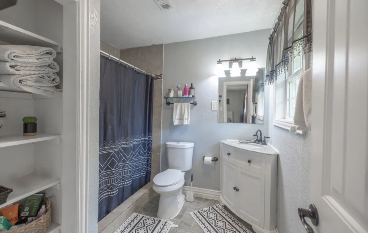 Single Family Residence For Sale in Van Zandt County , 503 Vz County Road 2426, Canton, Texas 75103, 5 Bedroom, 2 Bathroom, Garage spaces, 1,713 Sqft, built in 1980, mls#21354809, Real Estate Agent in Canton, Homes For Sale in Van Zandt county, Homes For Sale in Canton, Realtor in Canton Texas, Real Estate Brokerage Independent Realty Texas, Luminita Cordes Realtor