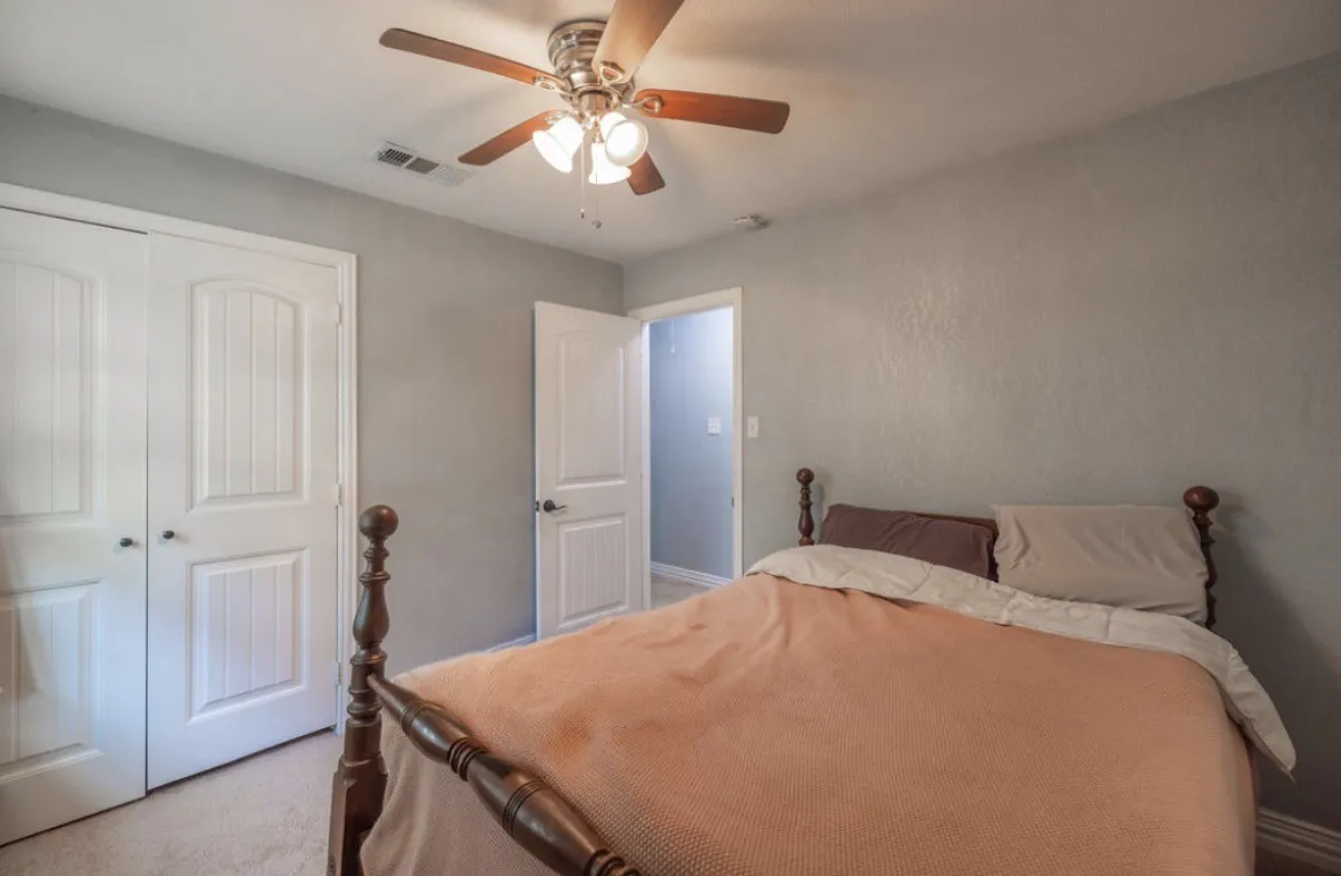 Single Family Residence For Sale in Van Zandt County , 503 Vz County Road 2426, Canton, Texas 75103, 5 Bedroom, 2 Bathroom, Garage spaces, 1,713 Sqft, built in 1980, mls#21354809, Real Estate Agent in Canton, Homes For Sale in Van Zandt county, Homes For Sale in Canton, Realtor in Canton Texas, Real Estate Brokerage Independent Realty Texas, Luminita Cordes Realtor