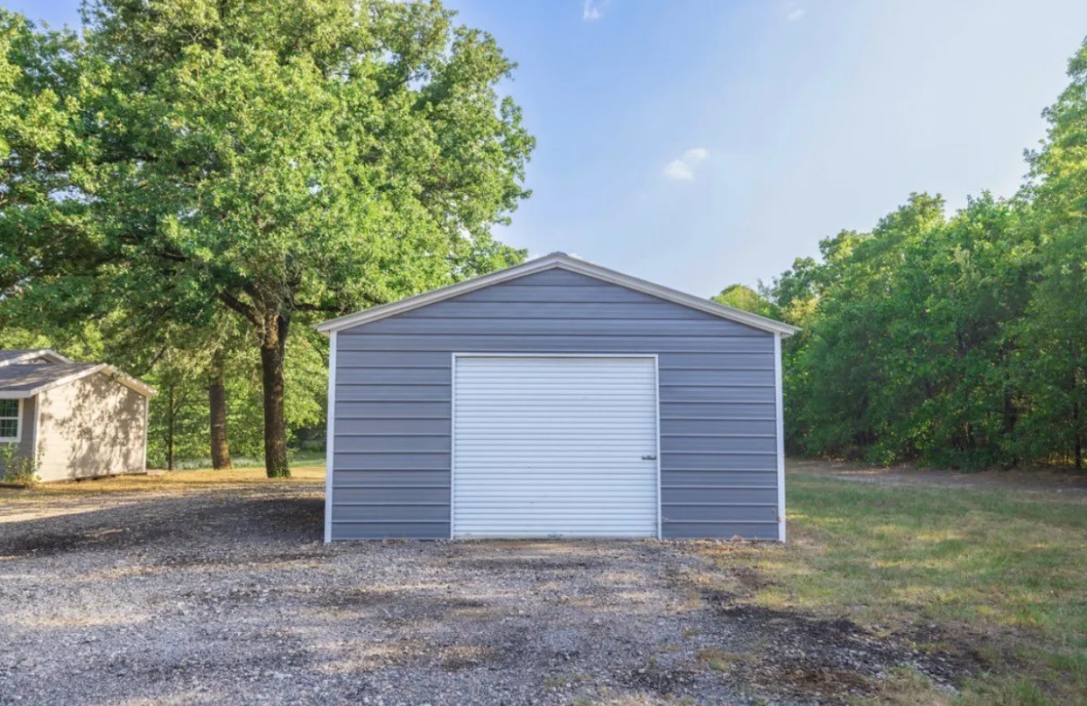 Single Family Residence For Sale in Van Zandt County , 503 Vz County Road 2426, Canton, Texas 75103, 5 Bedroom, 2 Bathroom, Garage spaces, 1,713 Sqft, built in 1980, mls#21354809, Real Estate Agent in Canton, Homes For Sale in Van Zandt county, Homes For Sale in Canton, Realtor in Canton Texas, Real Estate Brokerage Independent Realty Texas, Luminita Cordes Realtor