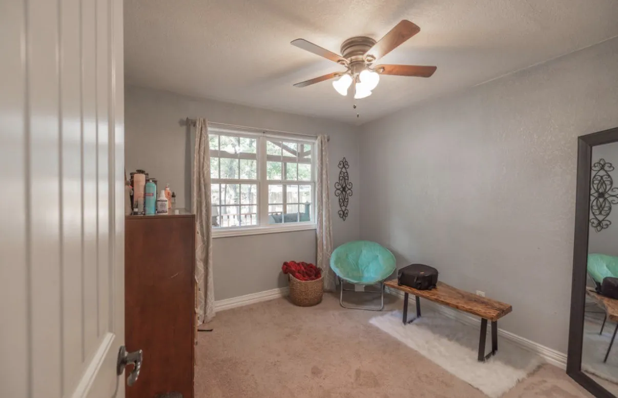 Single Family Residence For Sale in Van Zandt County , 503 Vz County Road 2426, Canton, Texas 75103, 5 Bedroom, 2 Bathroom, Garage spaces, 1,713 Sqft, built in 1980, mls#21354809, Real Estate Agent in Canton, Homes For Sale in Van Zandt county, Homes For Sale in Canton, Realtor in Canton Texas, Real Estate Brokerage Independent Realty Texas, Luminita Cordes Realtor