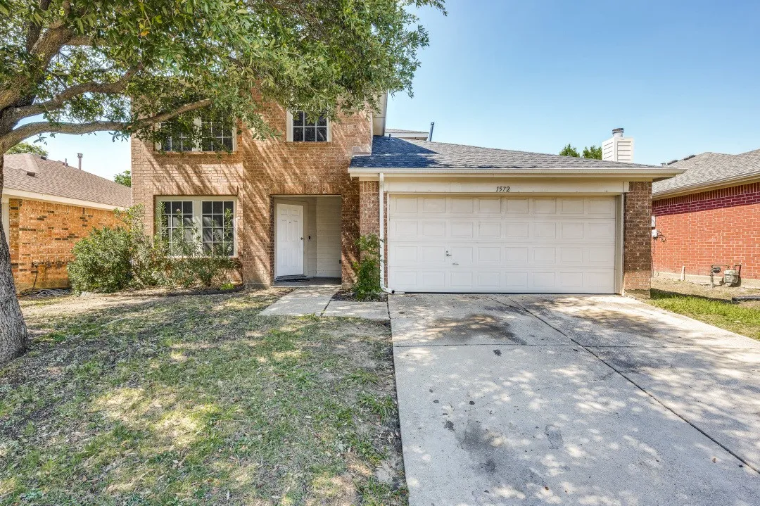 Single Family Residence For Sale in Denton County , 1572 Brookstone Drive, Little Elm, Texas 75068, 4 Bedroom, 3 Bathroom, 2 Garage spaces, 2,359 Sqft, built in 2000, mls#21354486, Real Estate Agent in Little Elm, Homes For Sale in Denton county, Homes For Sale in Little Elm, Realtor in Little Elm Texas, Real Estate Brokerage Independent Realty Texas, Luminita Cordes Realtor