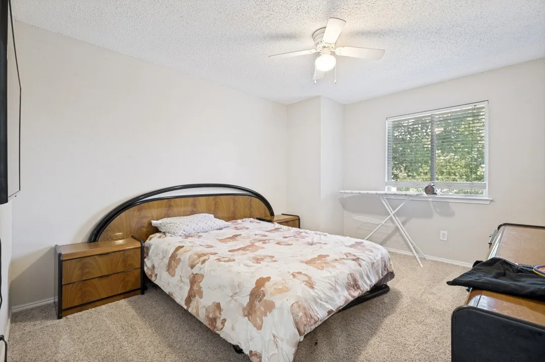 Single Family Residence For Sale in Denton County , 1572 Brookstone Drive, Little Elm, Texas 75068, 4 Bedroom, 3 Bathroom, 2 Garage spaces, 2,359 Sqft, built in 2000, mls#21354486, Real Estate Agent in Little Elm, Homes For Sale in Denton county, Homes For Sale in Little Elm, Realtor in Little Elm Texas, Real Estate Brokerage Independent Realty Texas, Luminita Cordes Realtor