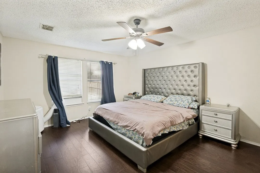 Single Family Residence For Sale in Denton County , 1572 Brookstone Drive, Little Elm, Texas 75068, 4 Bedroom, 3 Bathroom, 2 Garage spaces, 2,359 Sqft, built in 2000, mls#21354486, Real Estate Agent in Little Elm, Homes For Sale in Denton county, Homes For Sale in Little Elm, Realtor in Little Elm Texas, Real Estate Brokerage Independent Realty Texas, Luminita Cordes Realtor