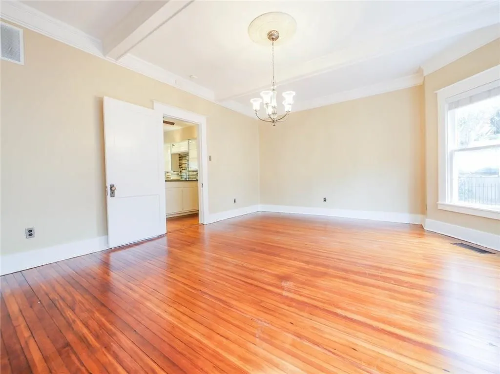 Single Family Residence For Rent in Dallas County , 4616 Swiss Avenue, Dallas, Texas 75204, 2 Bedrooms, 2 Bathrooms, Garage spaces, 1,926 Sqft, built in 1918, Price $2,800, mls#21354815, Real Estate Agent in Dallas, Homes For Rent in Dallas county, Homes For Rent in Dallas, Realtor in Dallas Texas, Real Estate Brokerage Independent Realty Texas, Luminita Cordes Realtor